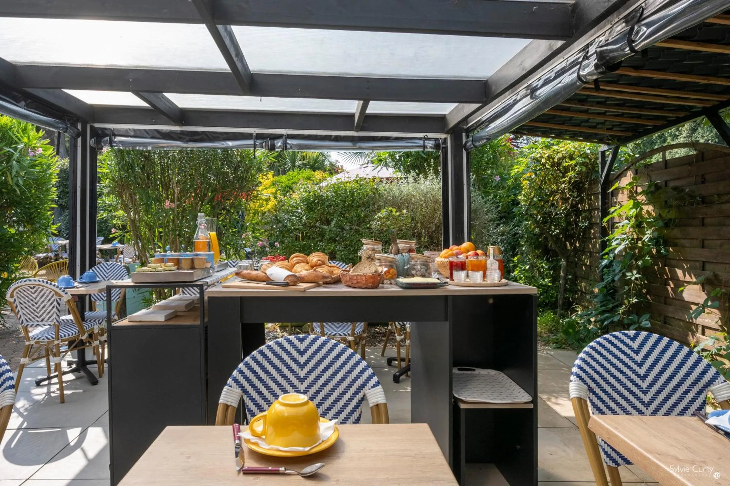 Breakfast in Hotel La Roseraie