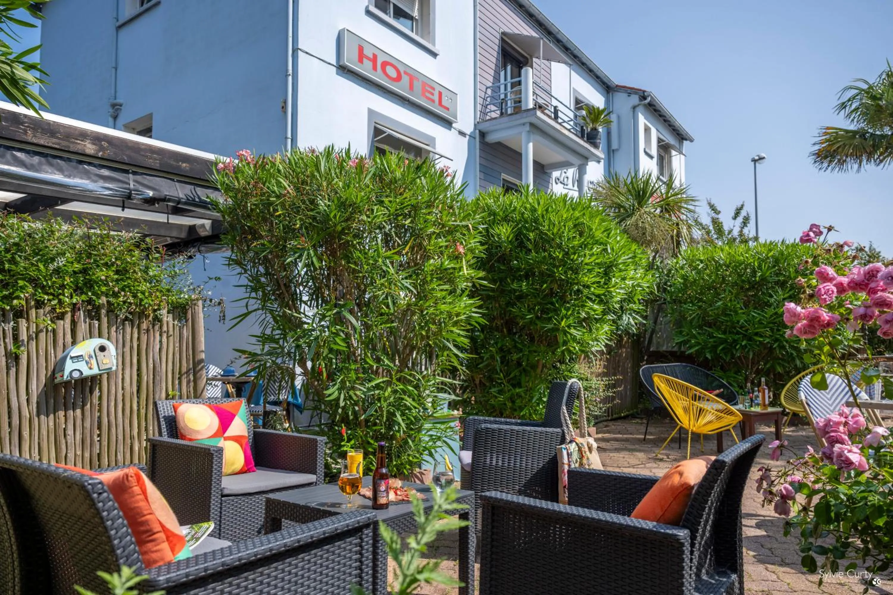 Food and drinks in Hotel La Roseraie