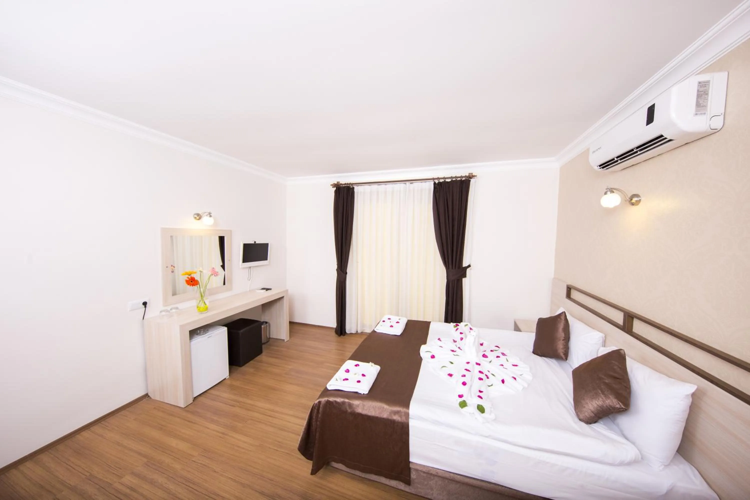 Photo of the whole room, Bed in Sarp Hotel Kadriye