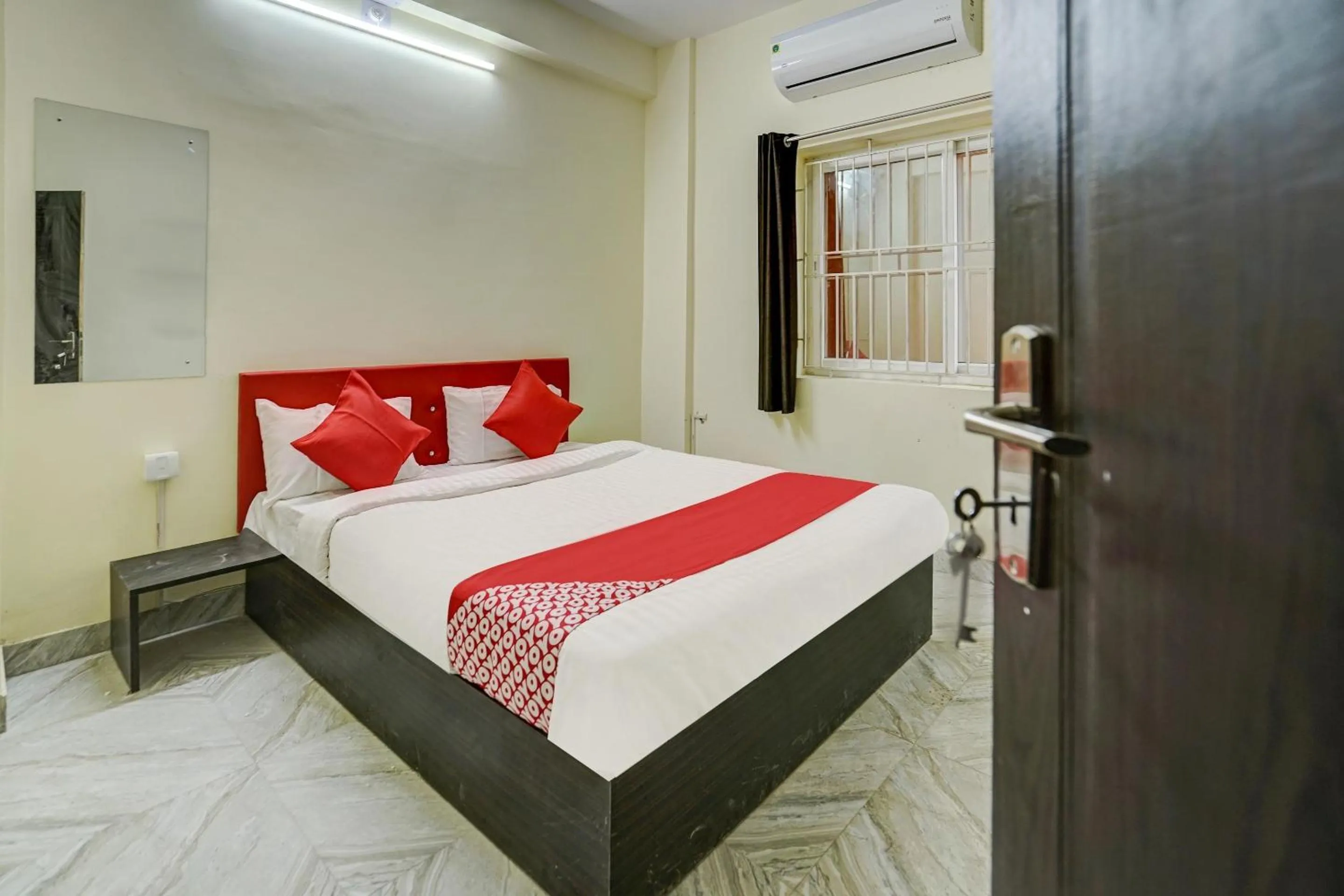 Bedroom, Bed in Hotel O Avisi Residency