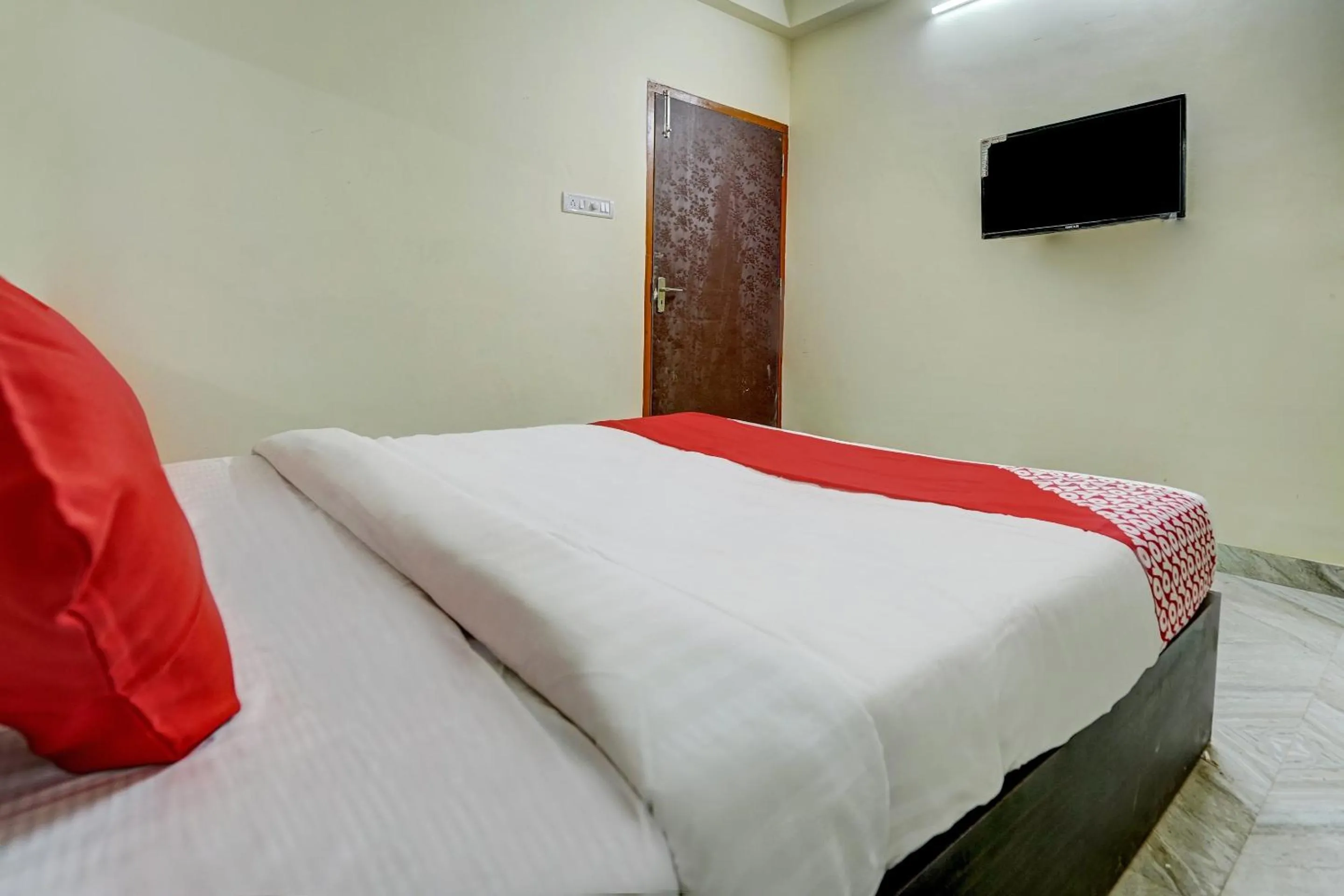 Bedroom, Bed in Hotel O Avisi Residency