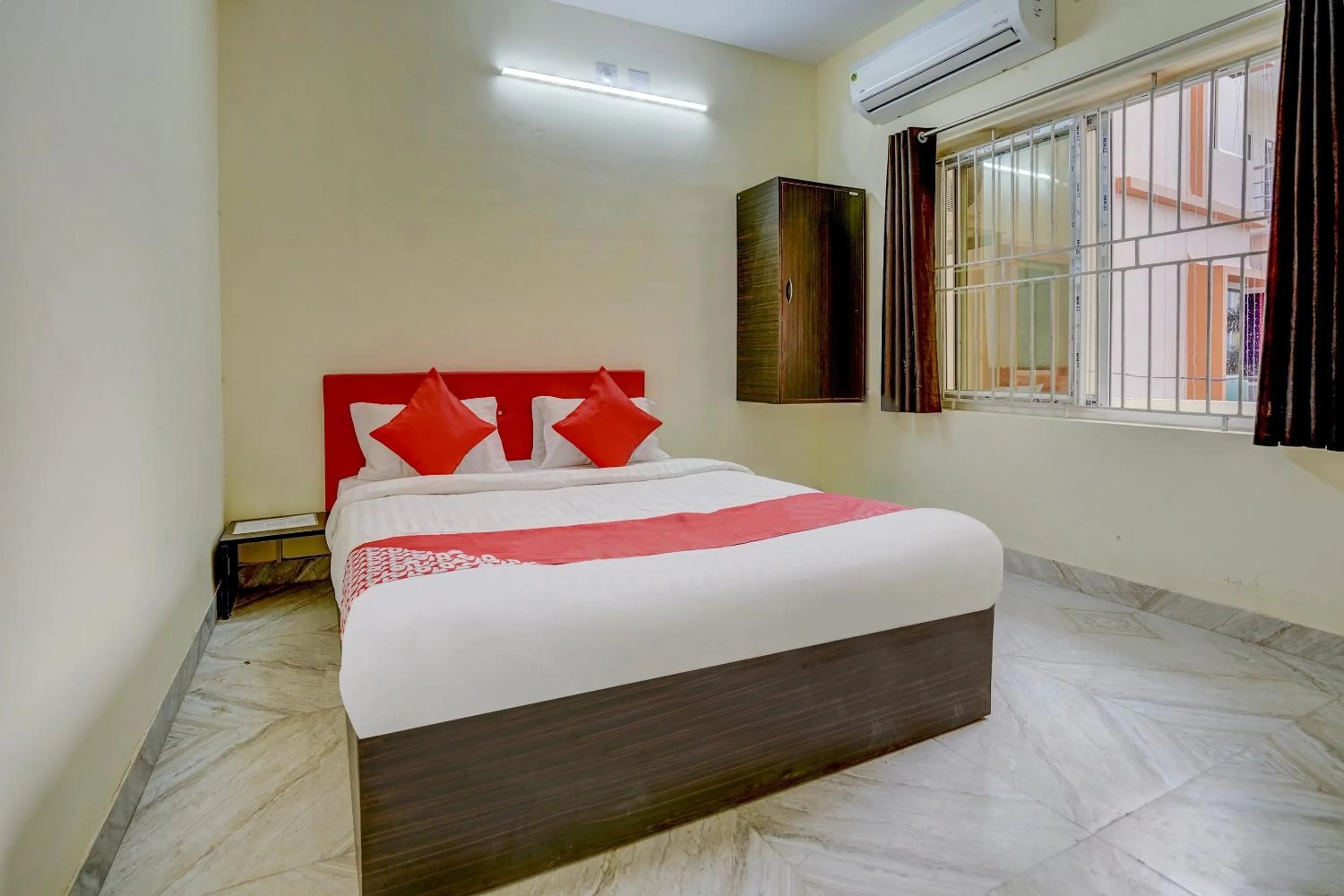 Bedroom, Bed in Hotel O Avisi Residency