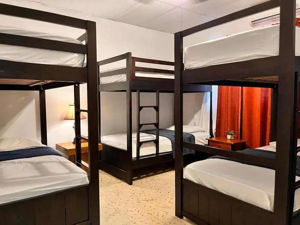 Bed in 6-Bed Mixed Dormitory Room in Panama House Bed & Breakfast Bed in 6-Bed Mixed Dormitory Room in Panama House Bed & Breakfast