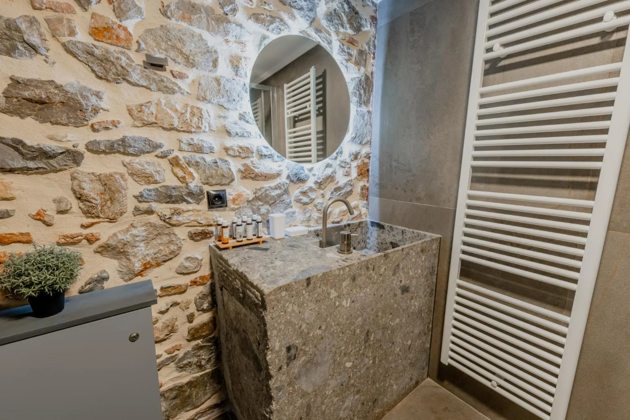 Shower in Impero Nafplio Hotel & Suites