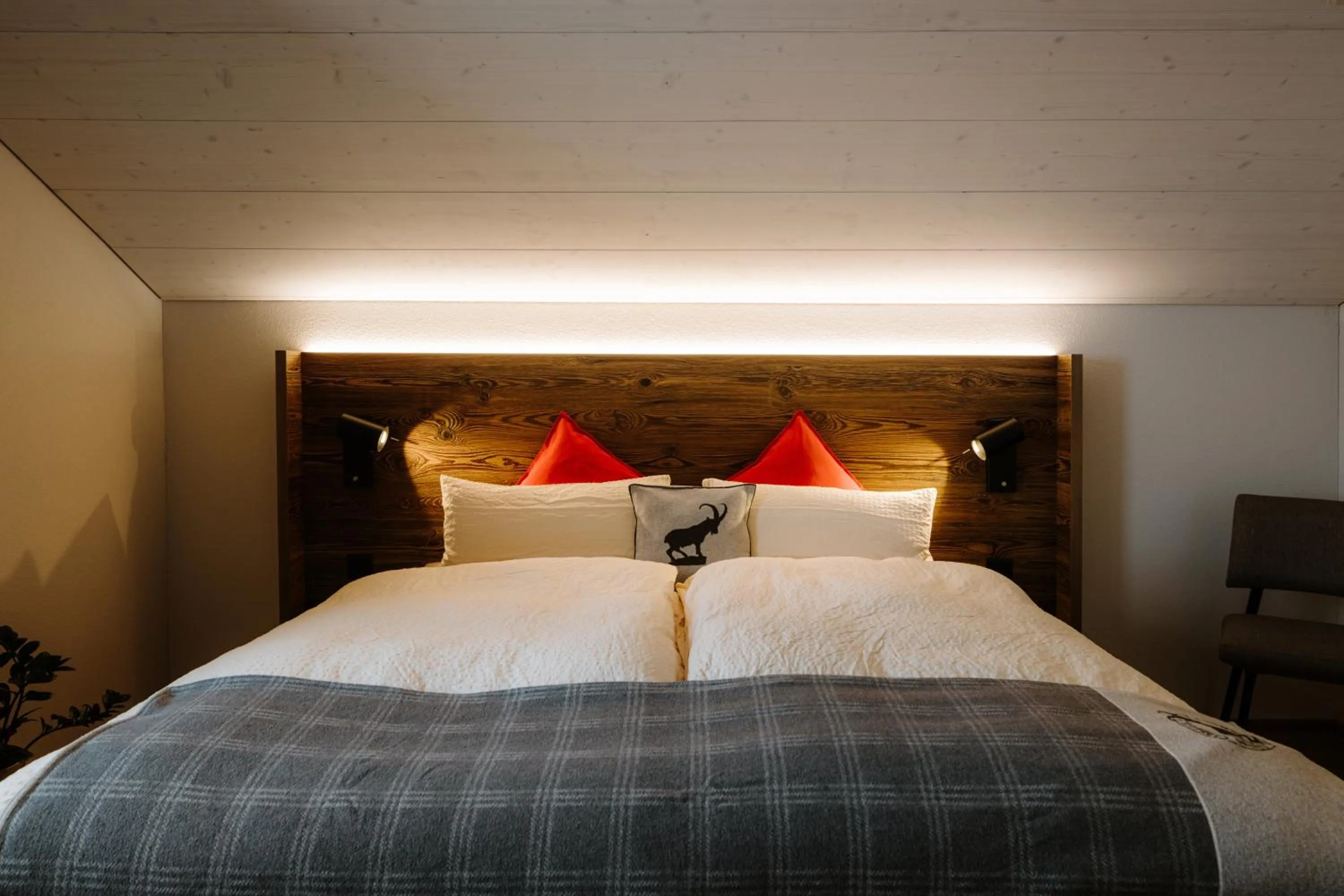 Bed in Berghotel Engstligenalp Adelboden