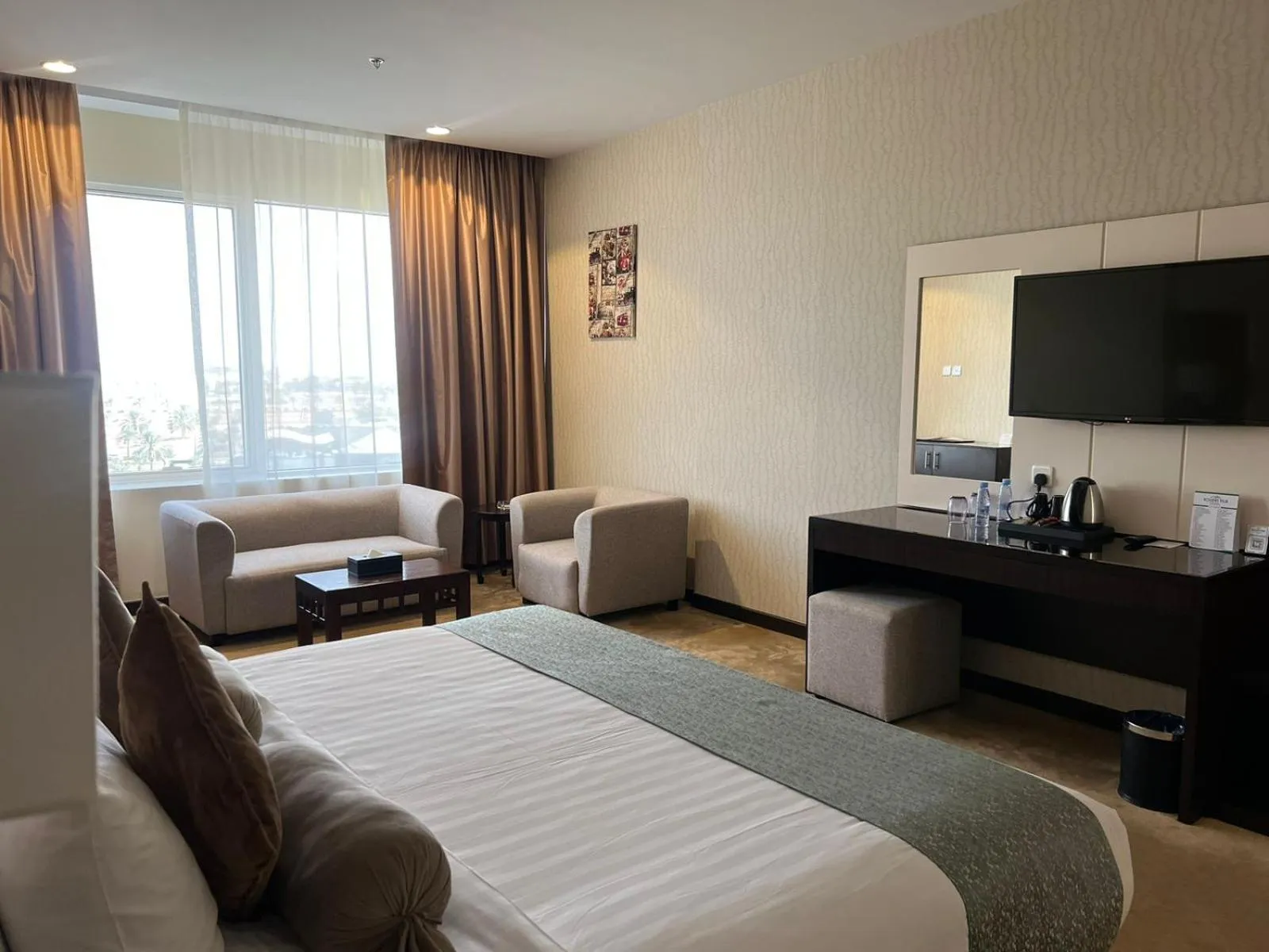 Seating area, Bed in Holiday Villa Hail