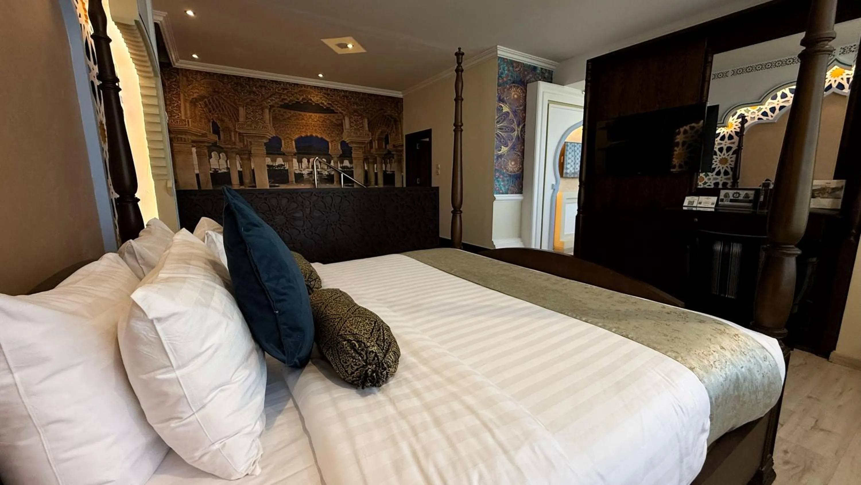 Living room, Bed in Holiday Villa Hail