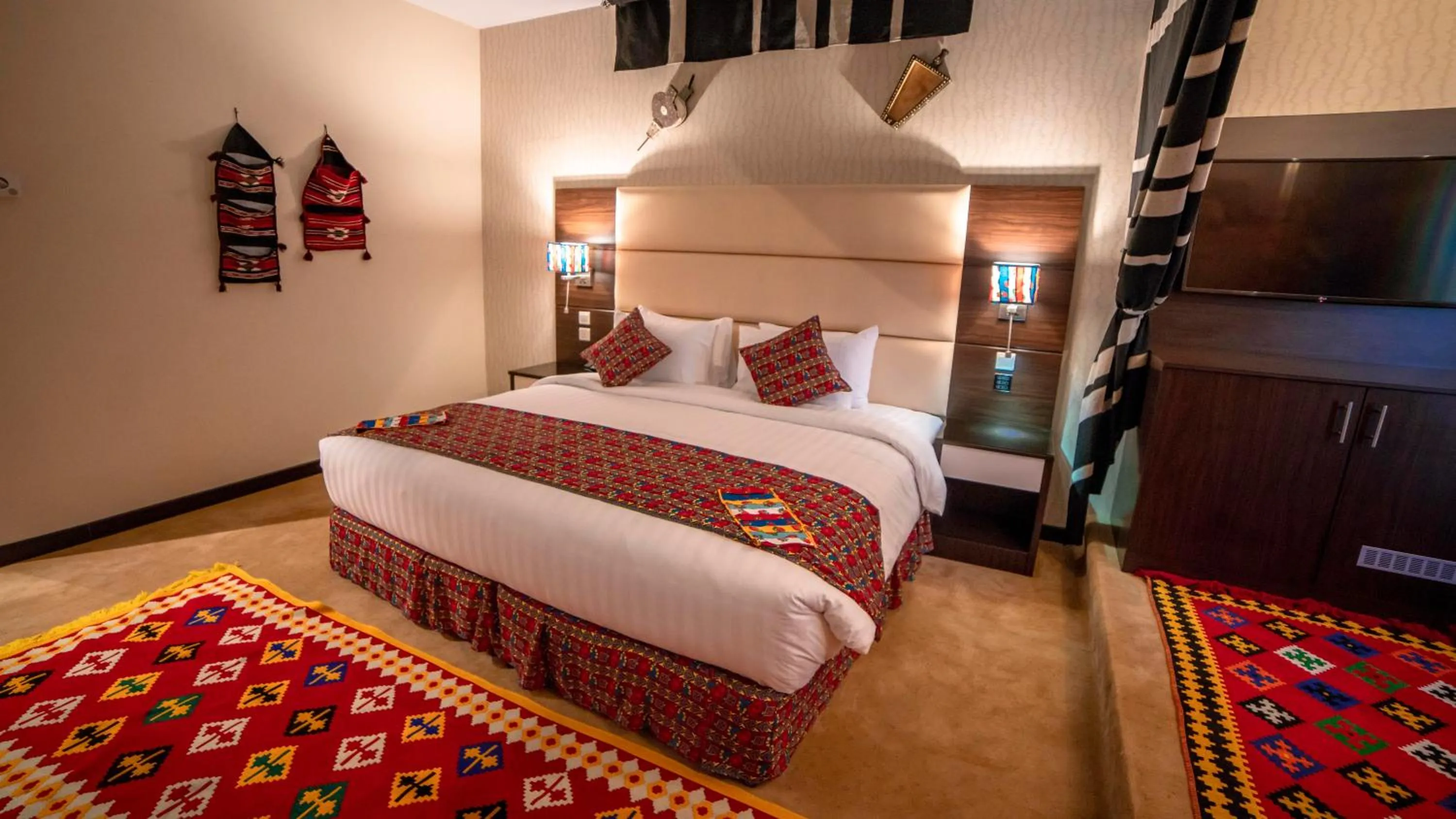 Communal lounge/ TV room, Bed in Holiday Villa Hail