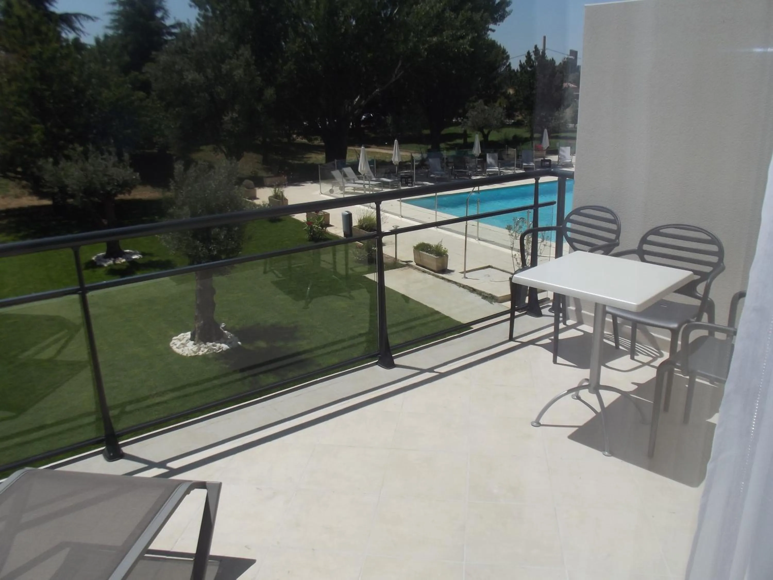 Day in Le Domaine des Oliviers