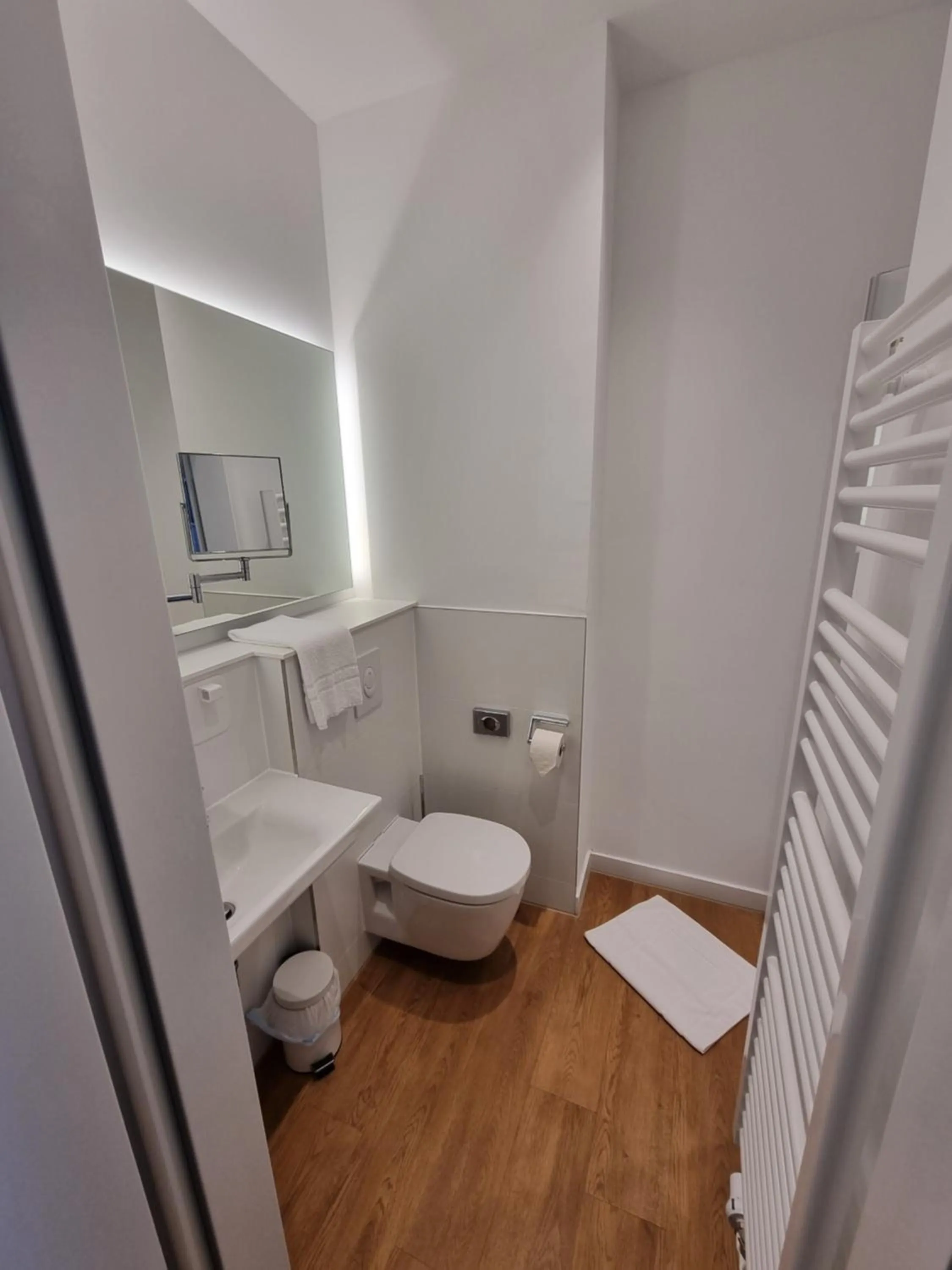 Shower in my MINGA Airport serviced Apartments