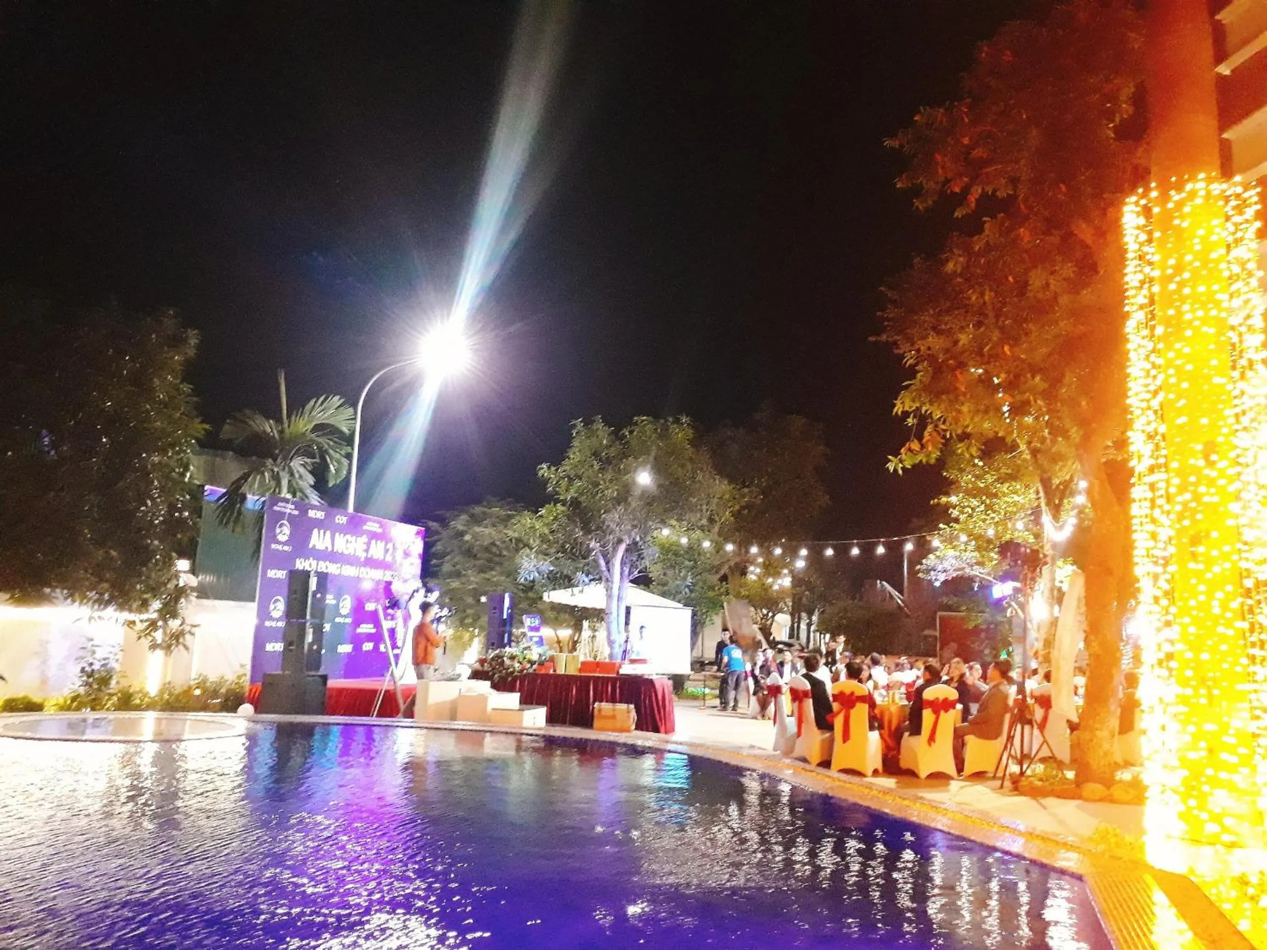 Neighbourhood in Thông Đỏ Hotel