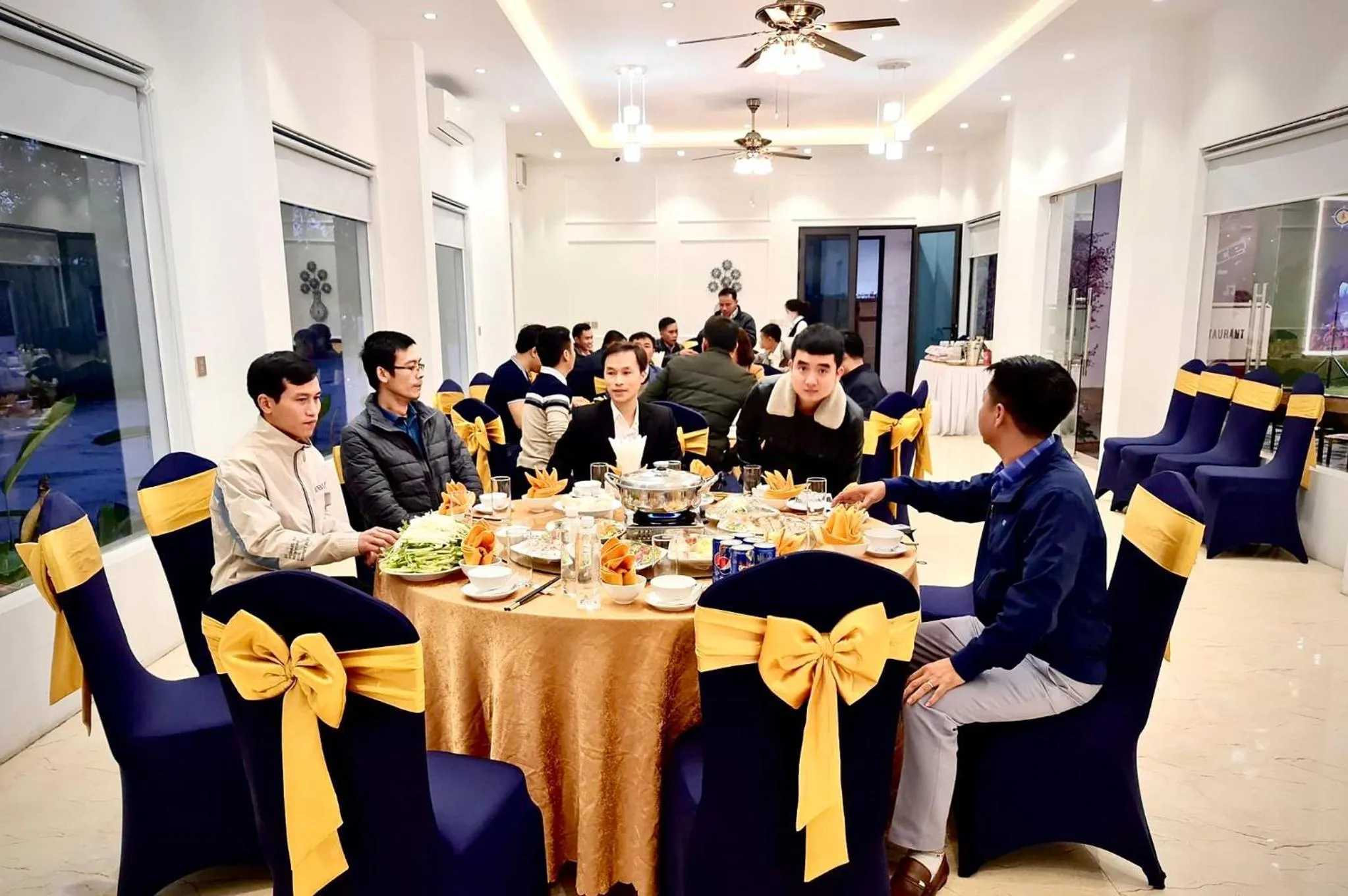 Restaurant/places to eat in Thông Đỏ Hotel