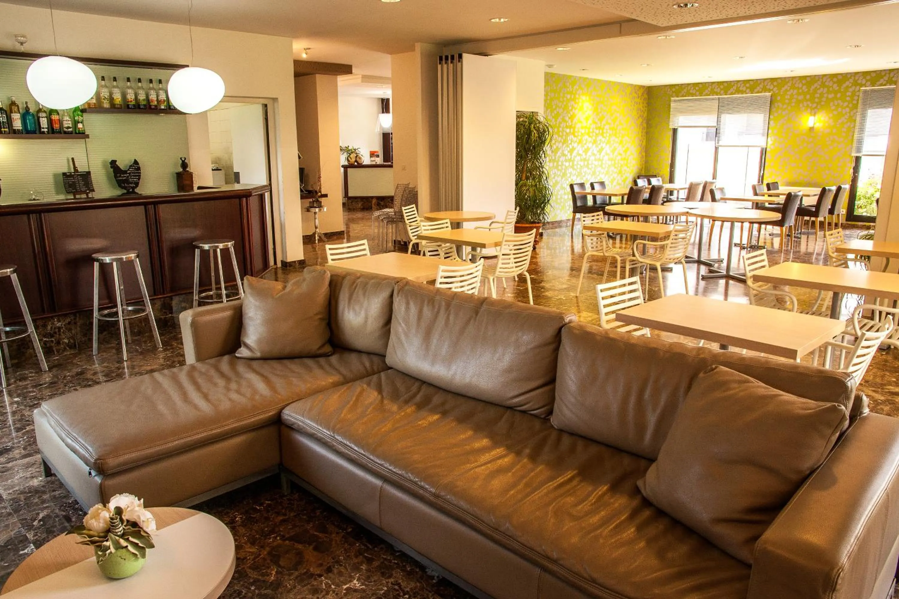Lounge or bar in Hotel Les Amandiers