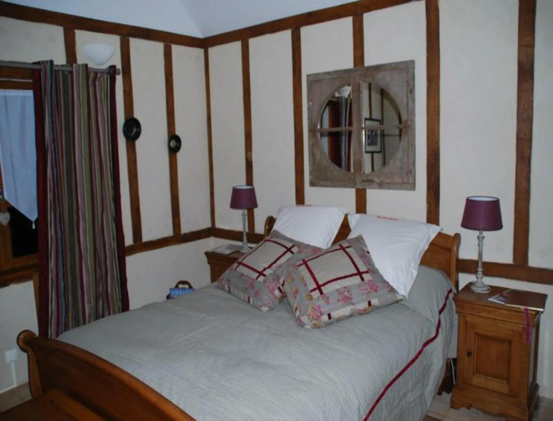 Decorative detail, Bed in Chambres d'hôtes La Petite Flambée