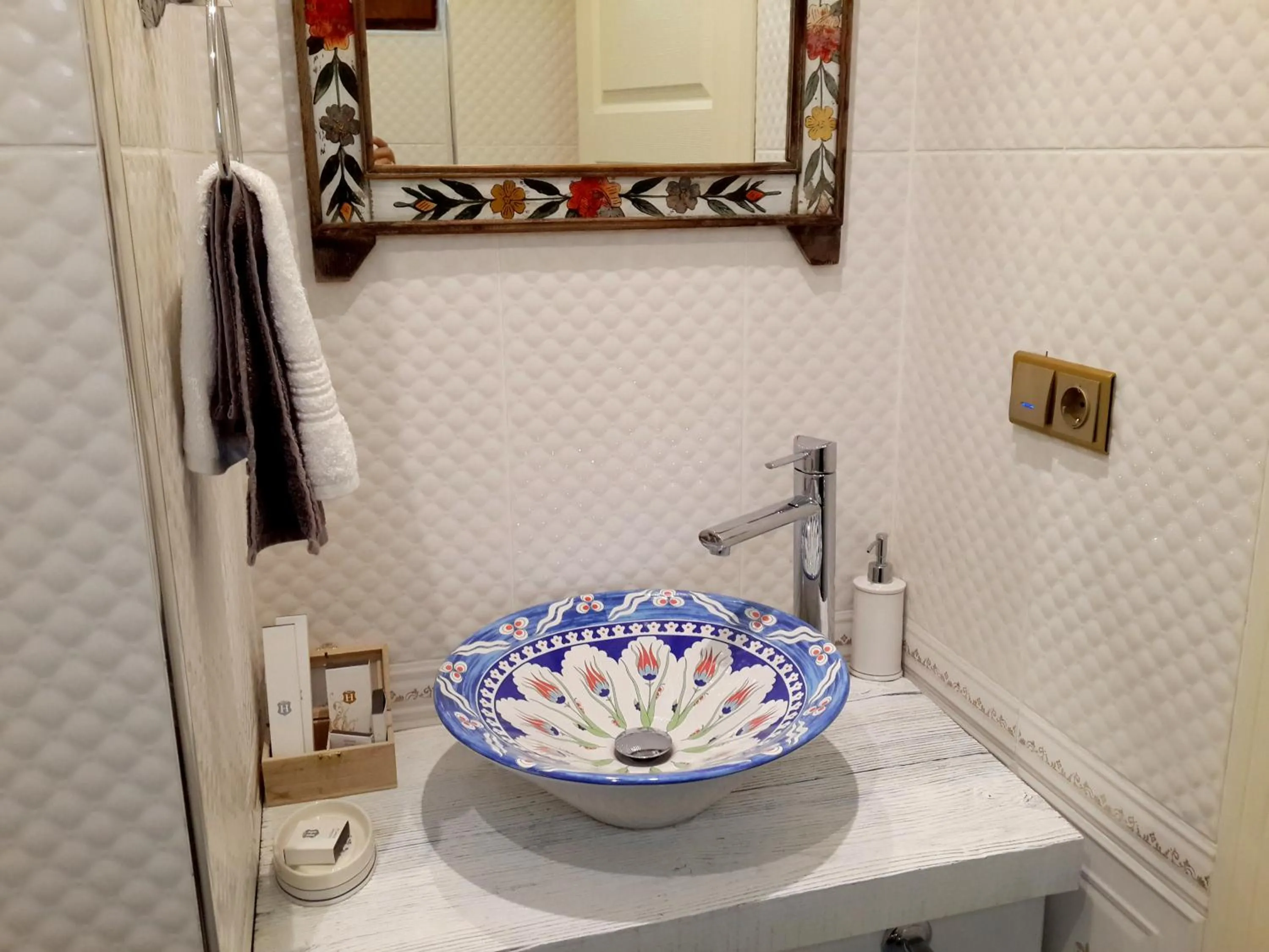 Bathroom in Lemon Villa Hotel