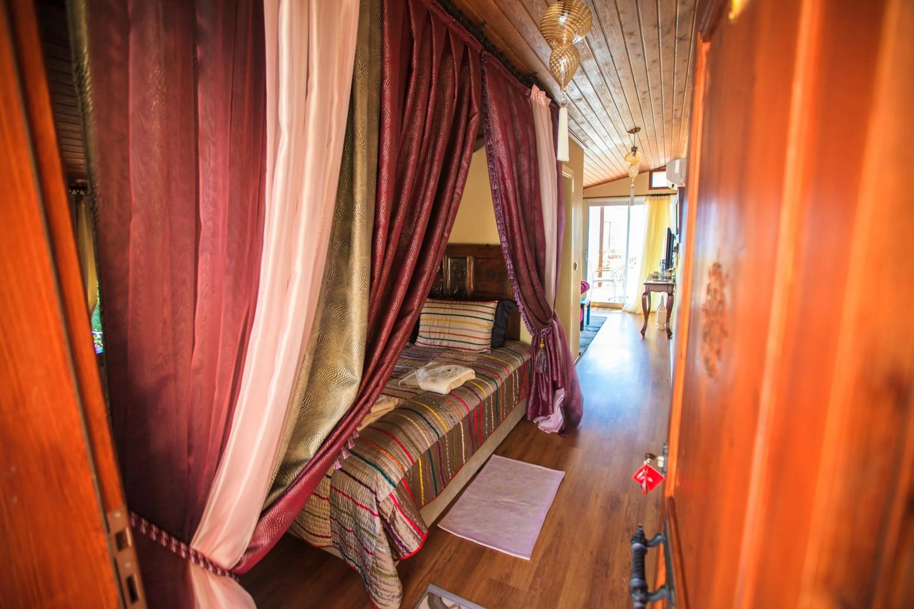 Photo of the whole room, Bed in Lemon Villa Hotel