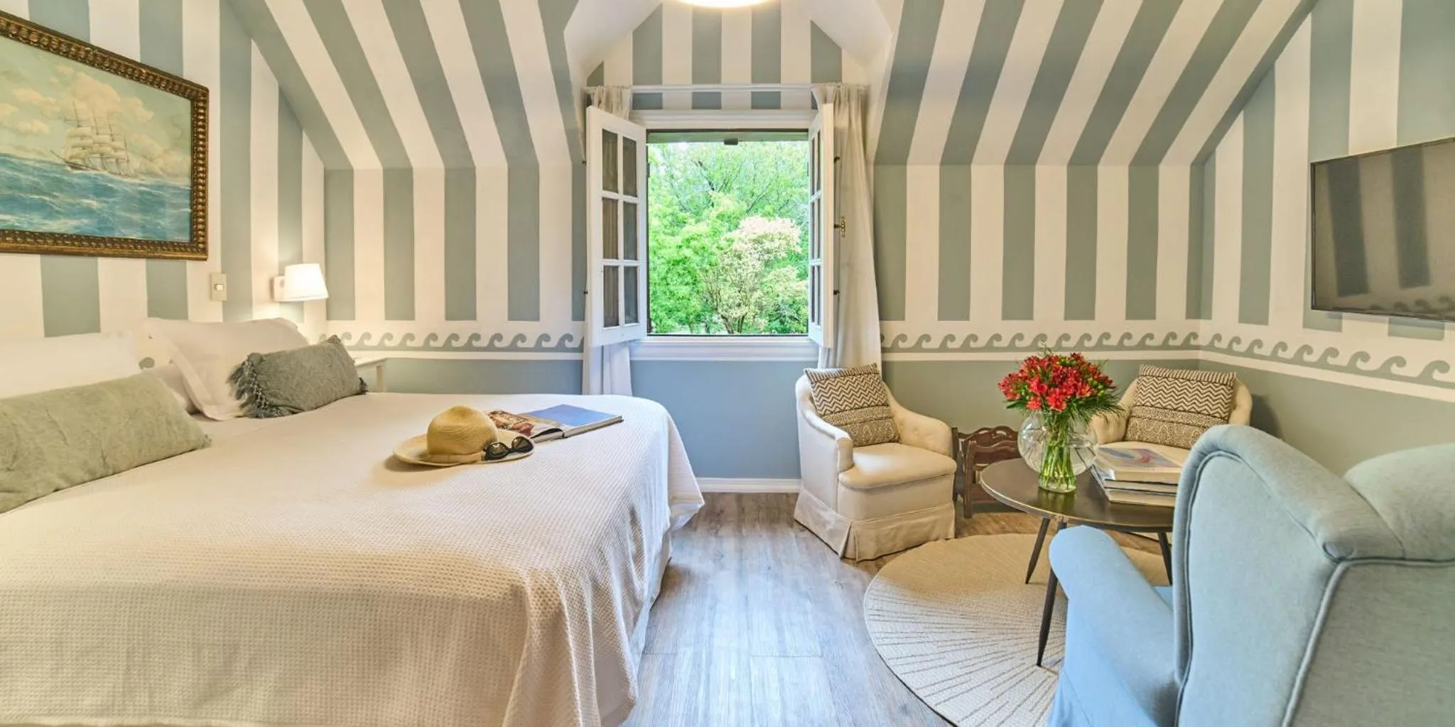 Bedroom, Bed in Hotel L'Auberge