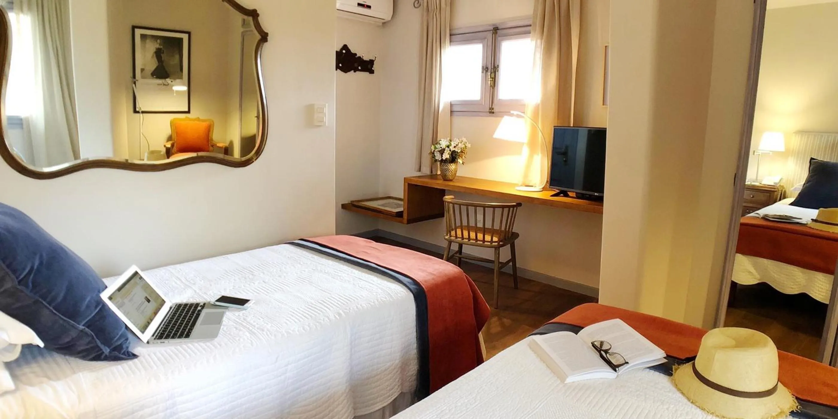 Bedroom, Bed in Hotel L'Auberge