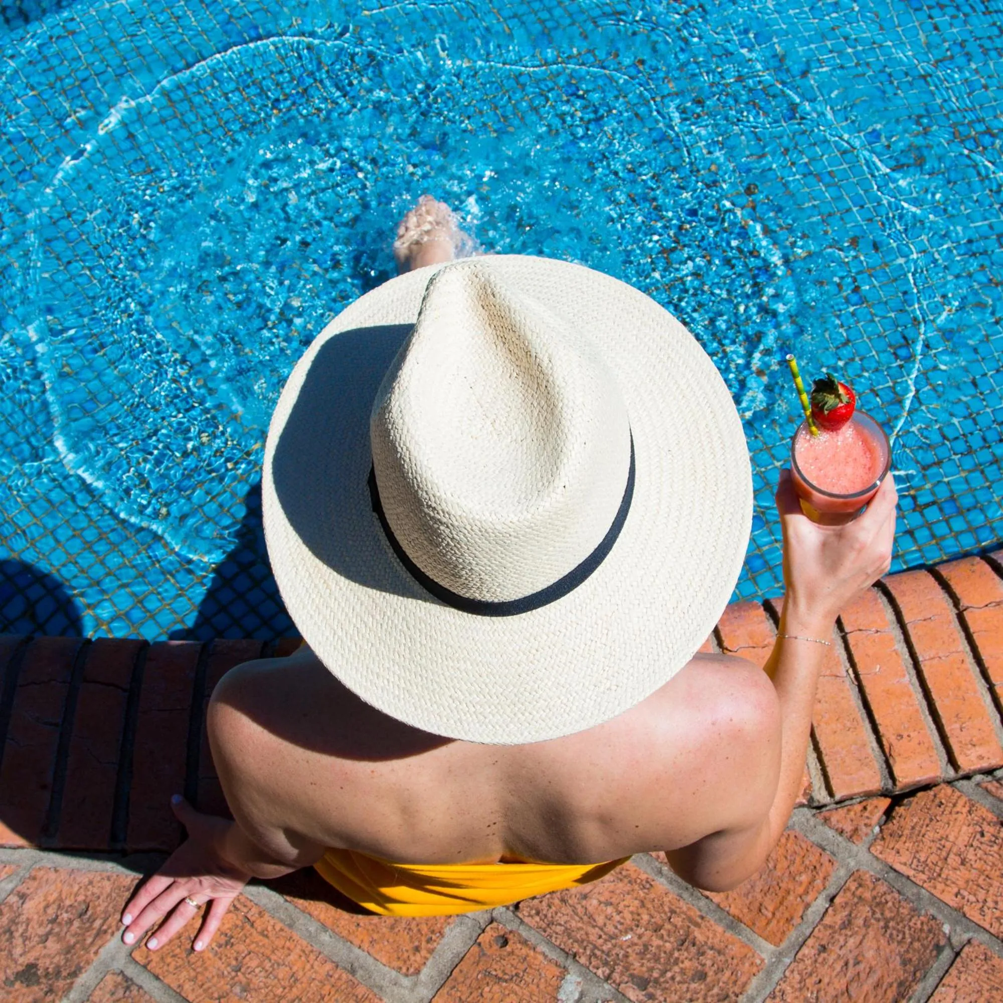 Swimming pool in Hotel L'Auberge