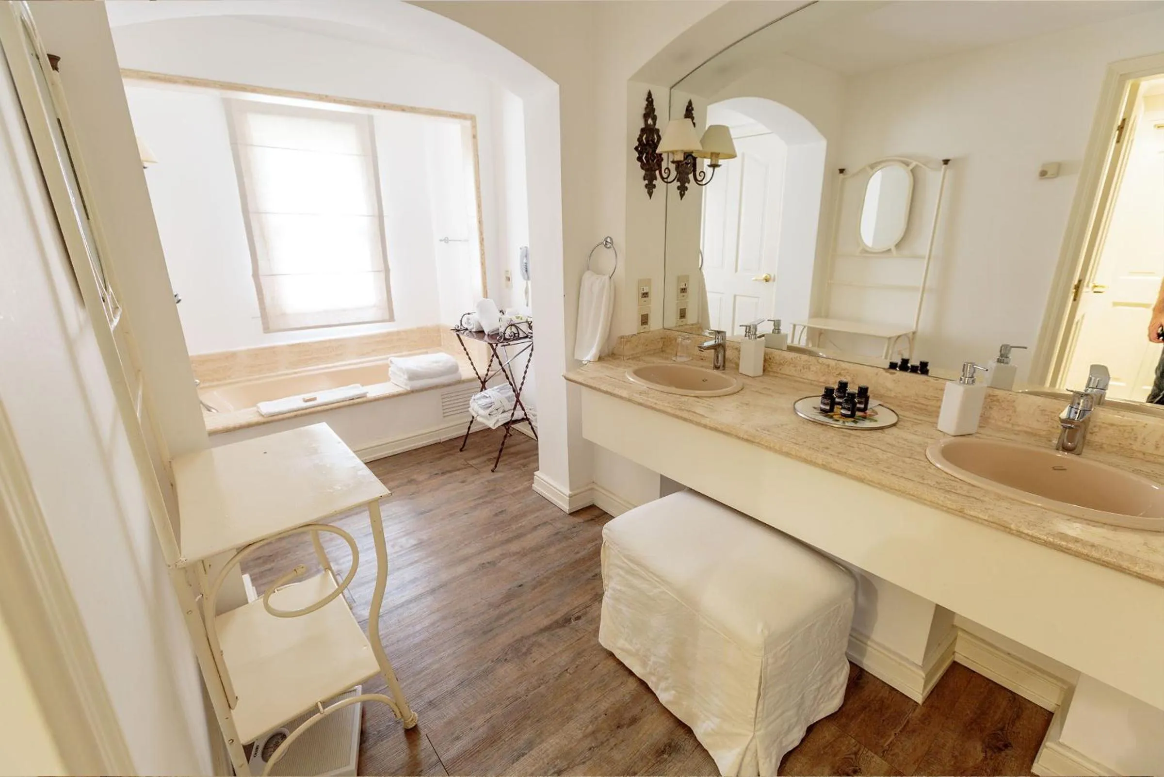 Bathroom in Hotel L'Auberge