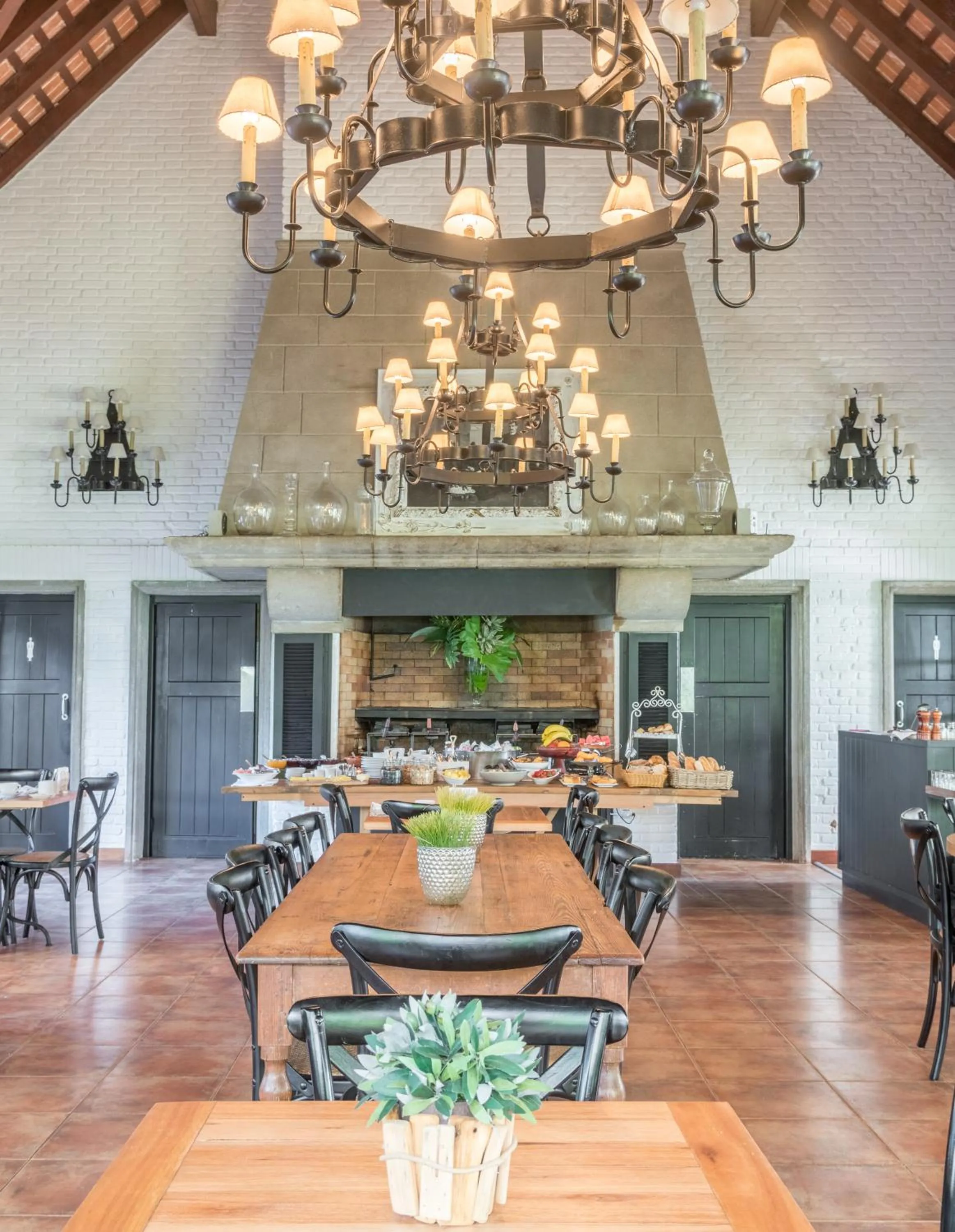 Restaurant/places to eat in Hotel L'Auberge