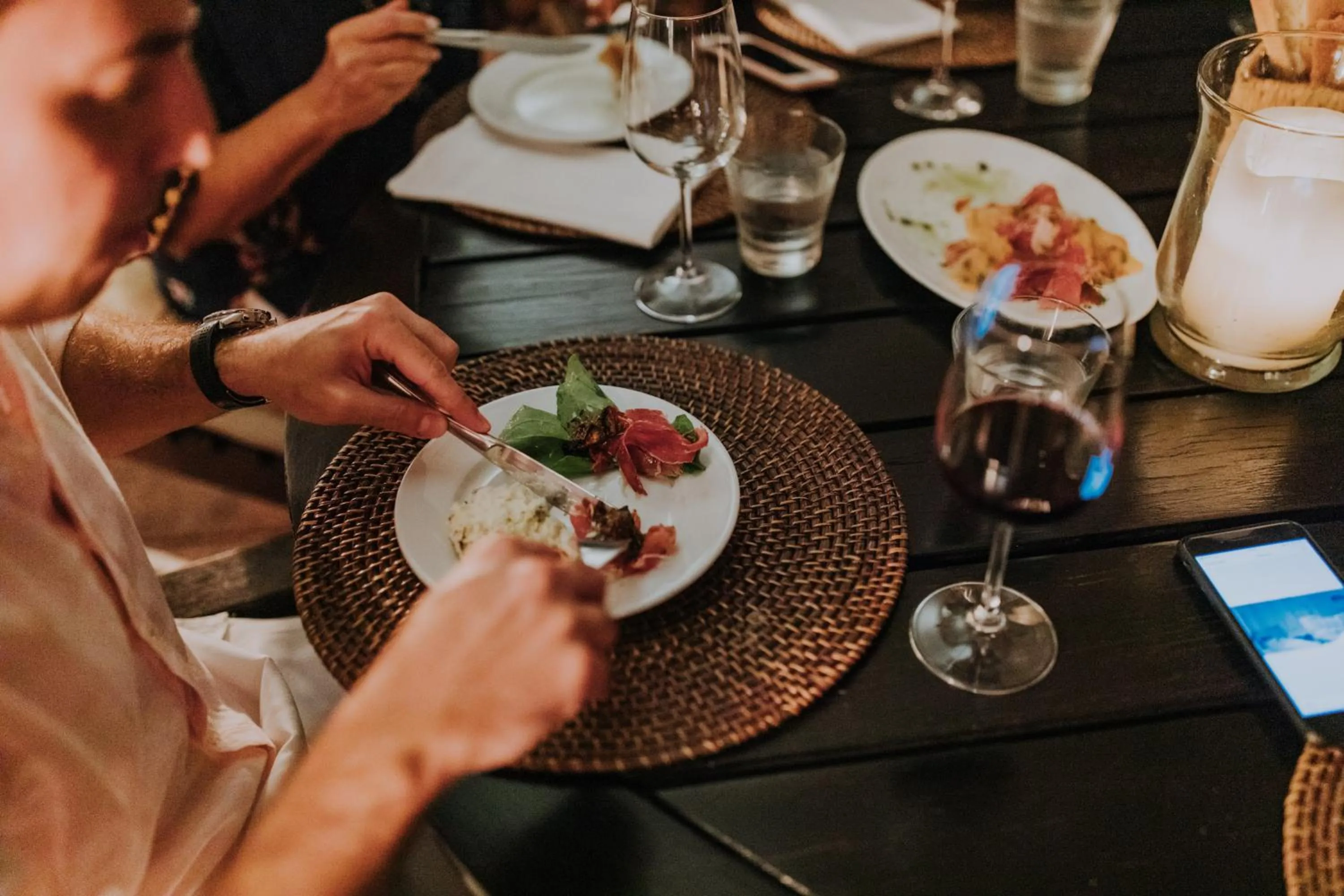 Restaurant/places to eat in Hotel L'Auberge