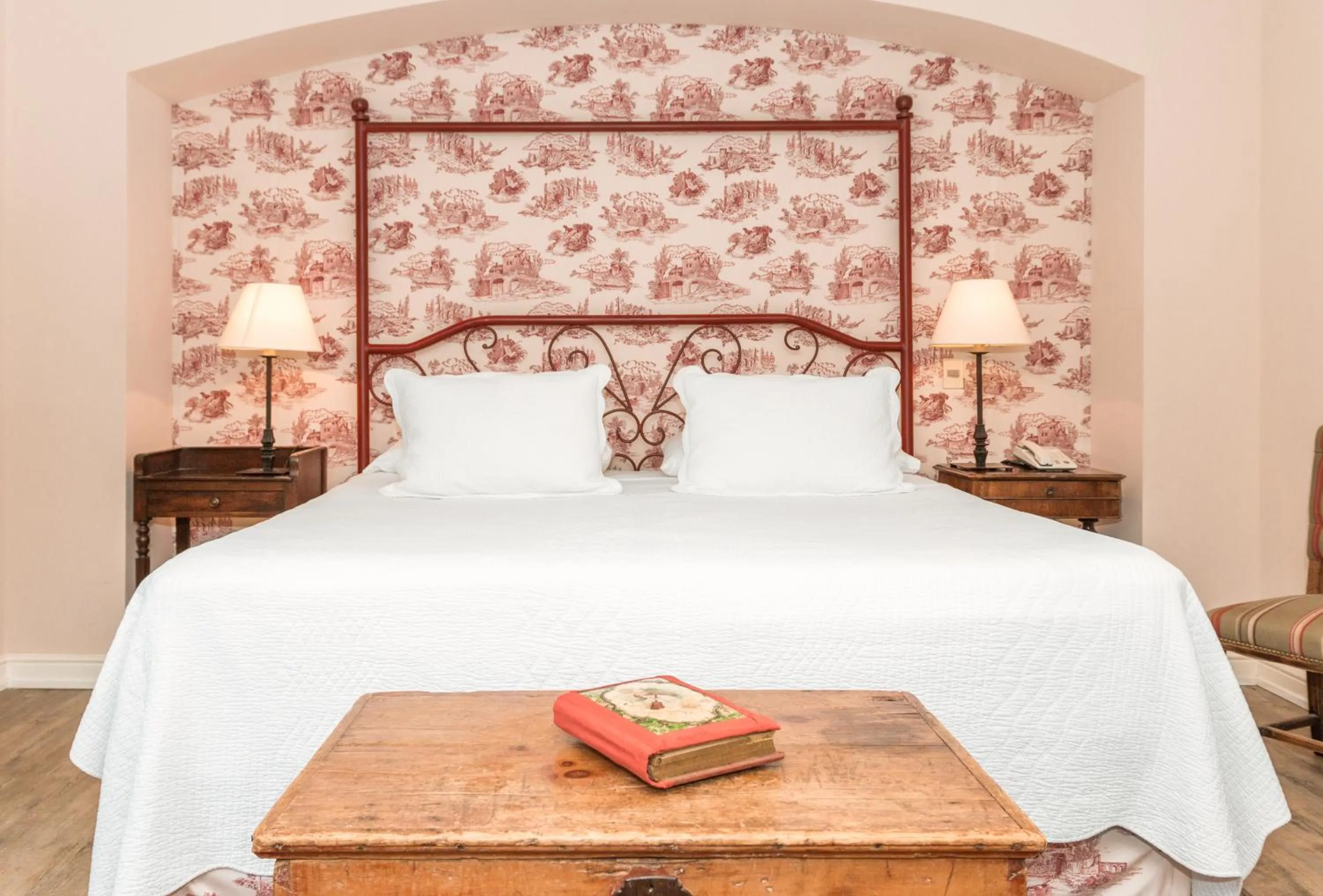 Photo of the whole room, Bed in Hotel L'Auberge