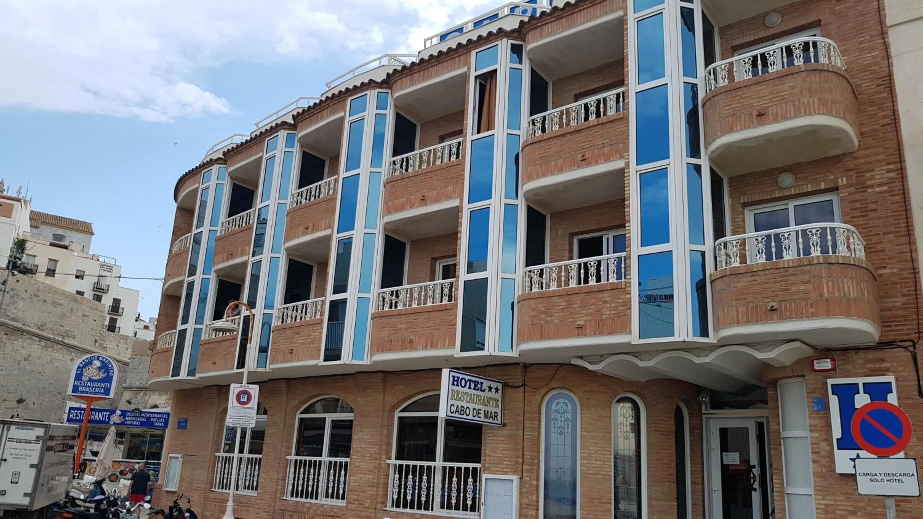 Facade/entrance in Hotel Cabo de Mar