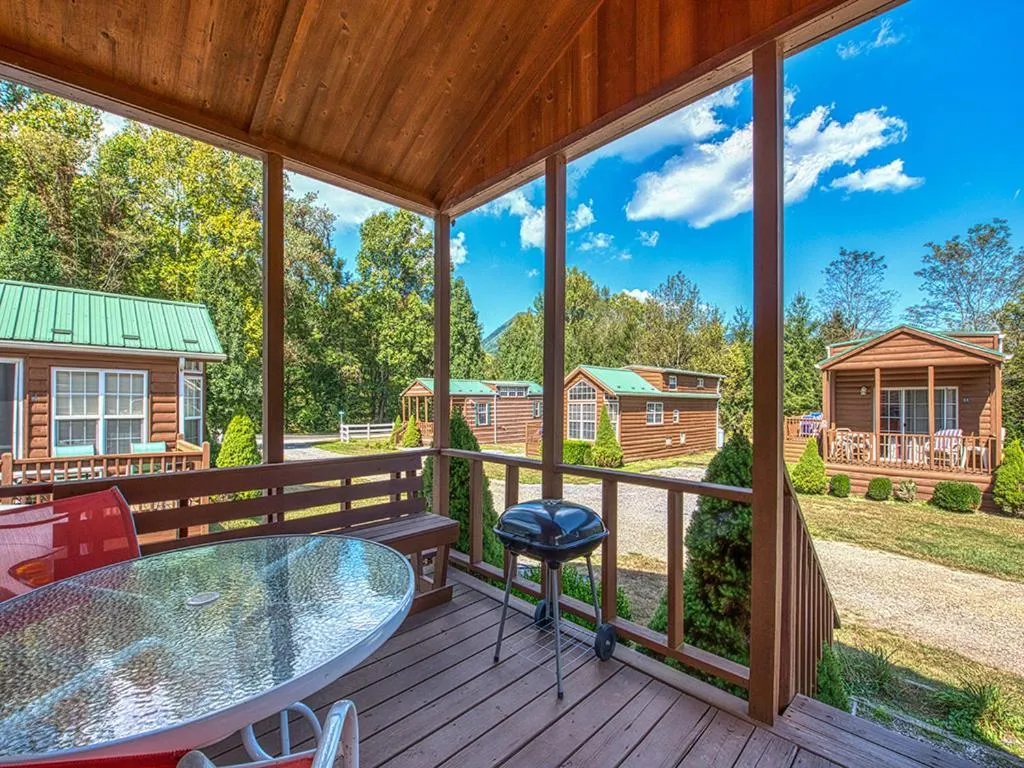 Property building in Maggie Valley Cabin Rentals