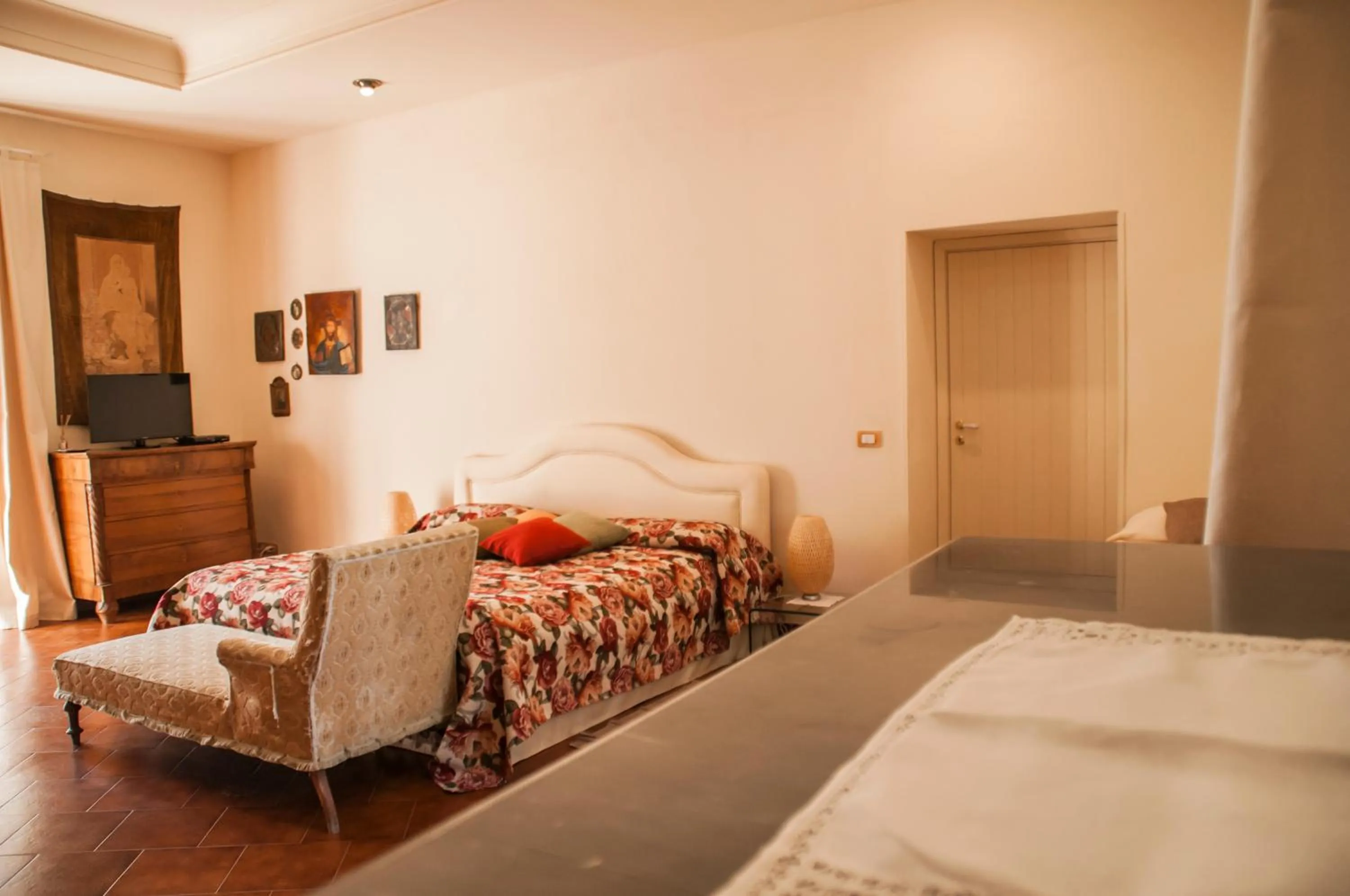 Photo of the whole room, Bed in B&B La Villa