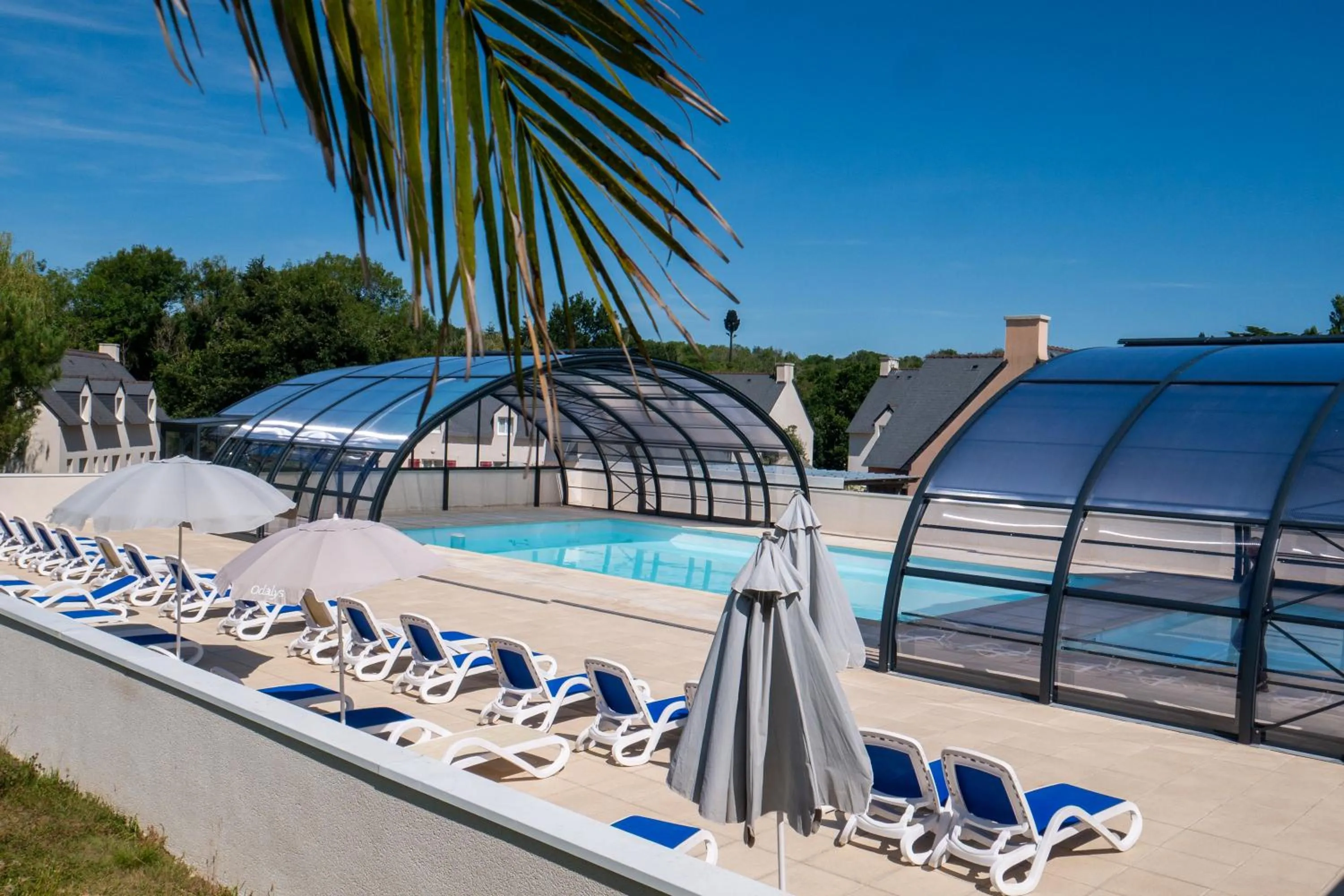 Swimming pool in Résidence Odalys Horizon Morgat