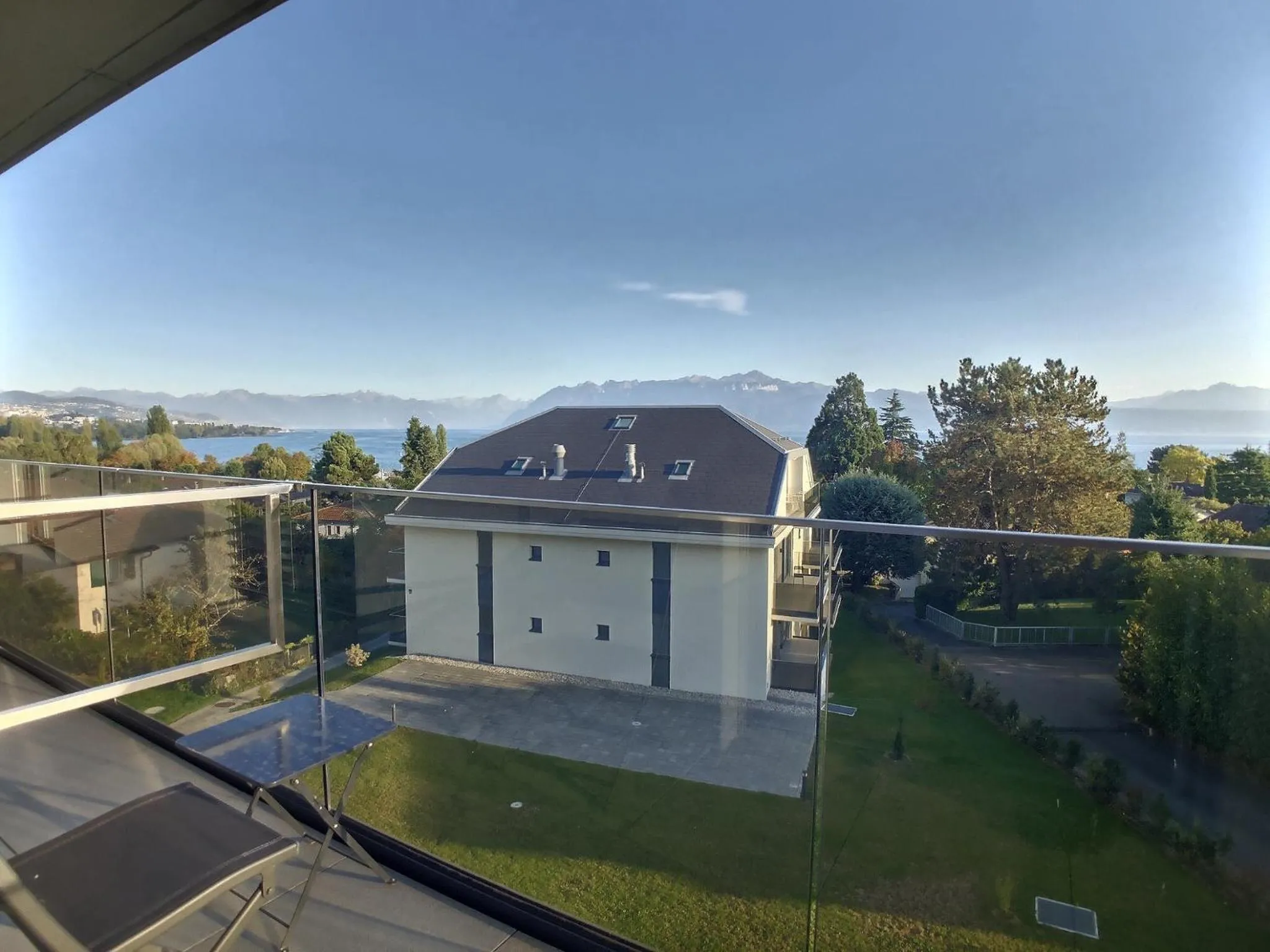 Lake view in Attica Résidences, Lausanne