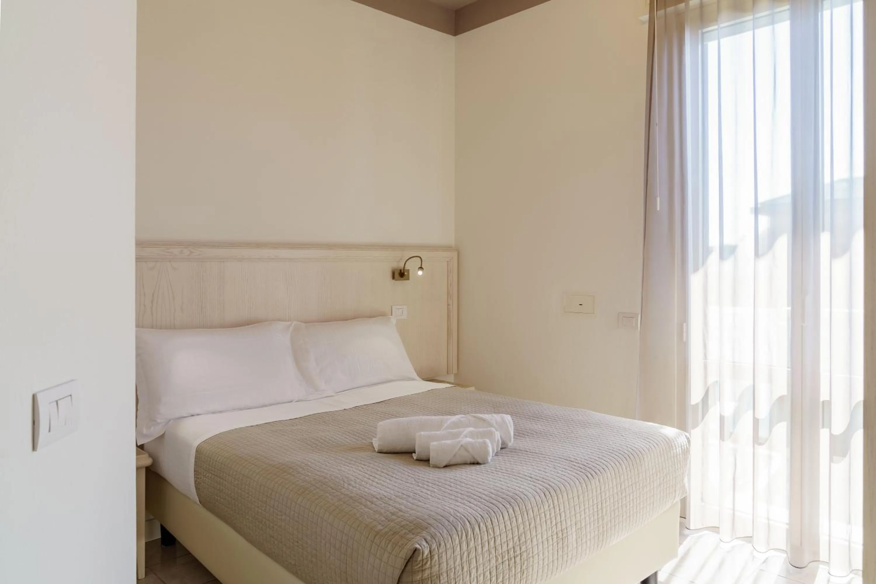 Photo of the whole room, Bed in Brasil Seaview Hotel