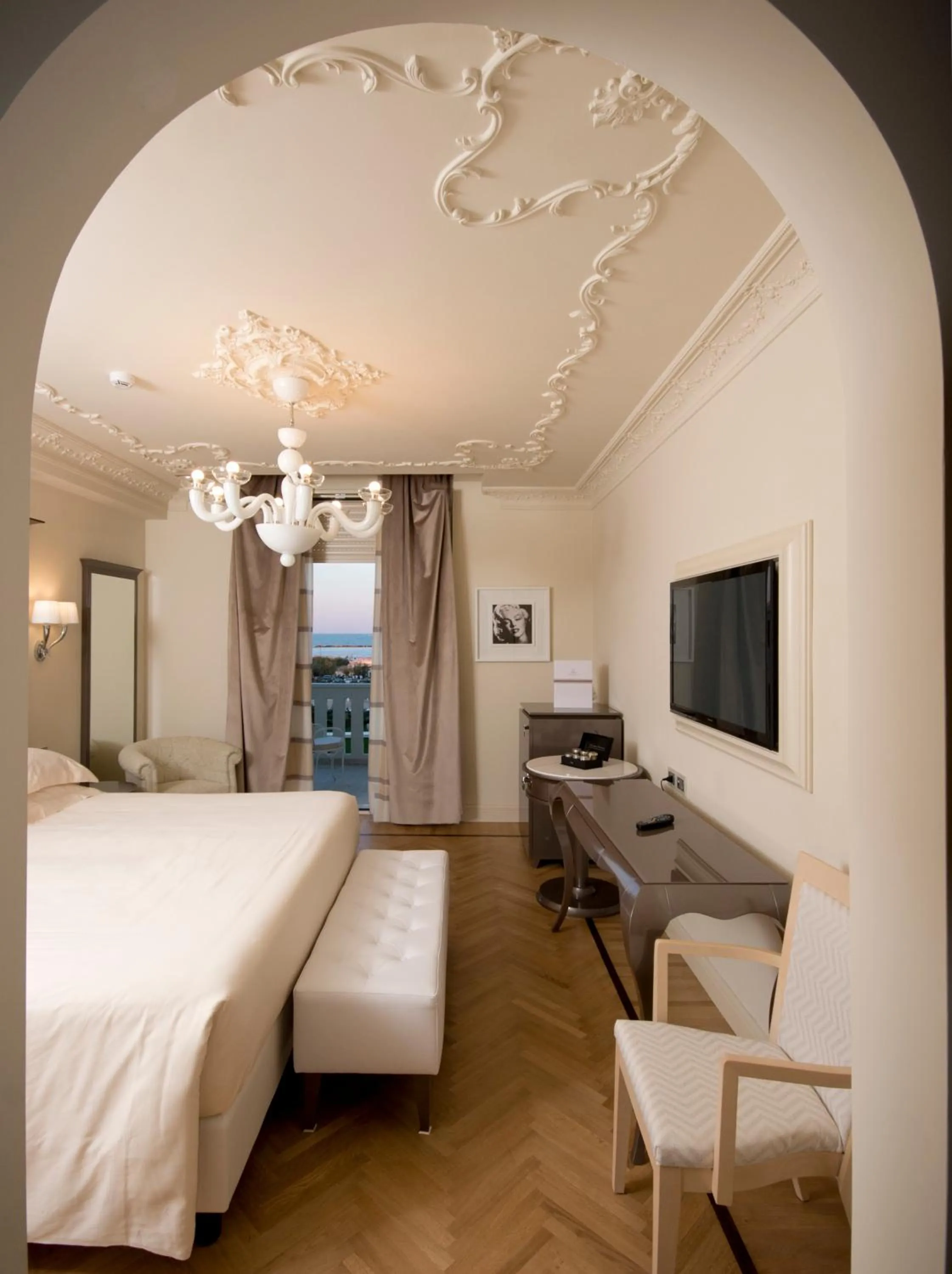 Photo of the whole room, Bed in Grand Hotel Da Vinci