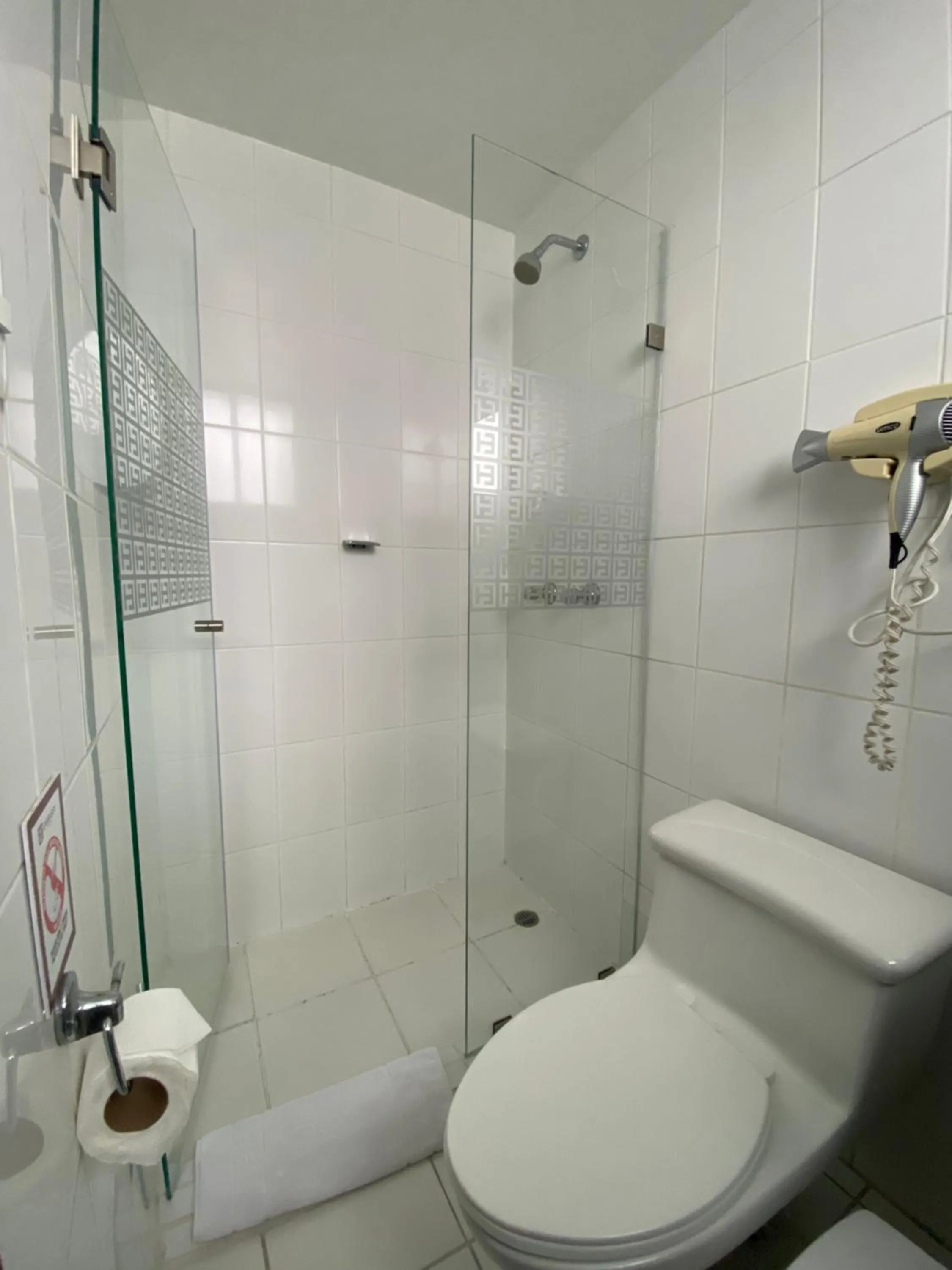 Shower in Embassy Quito