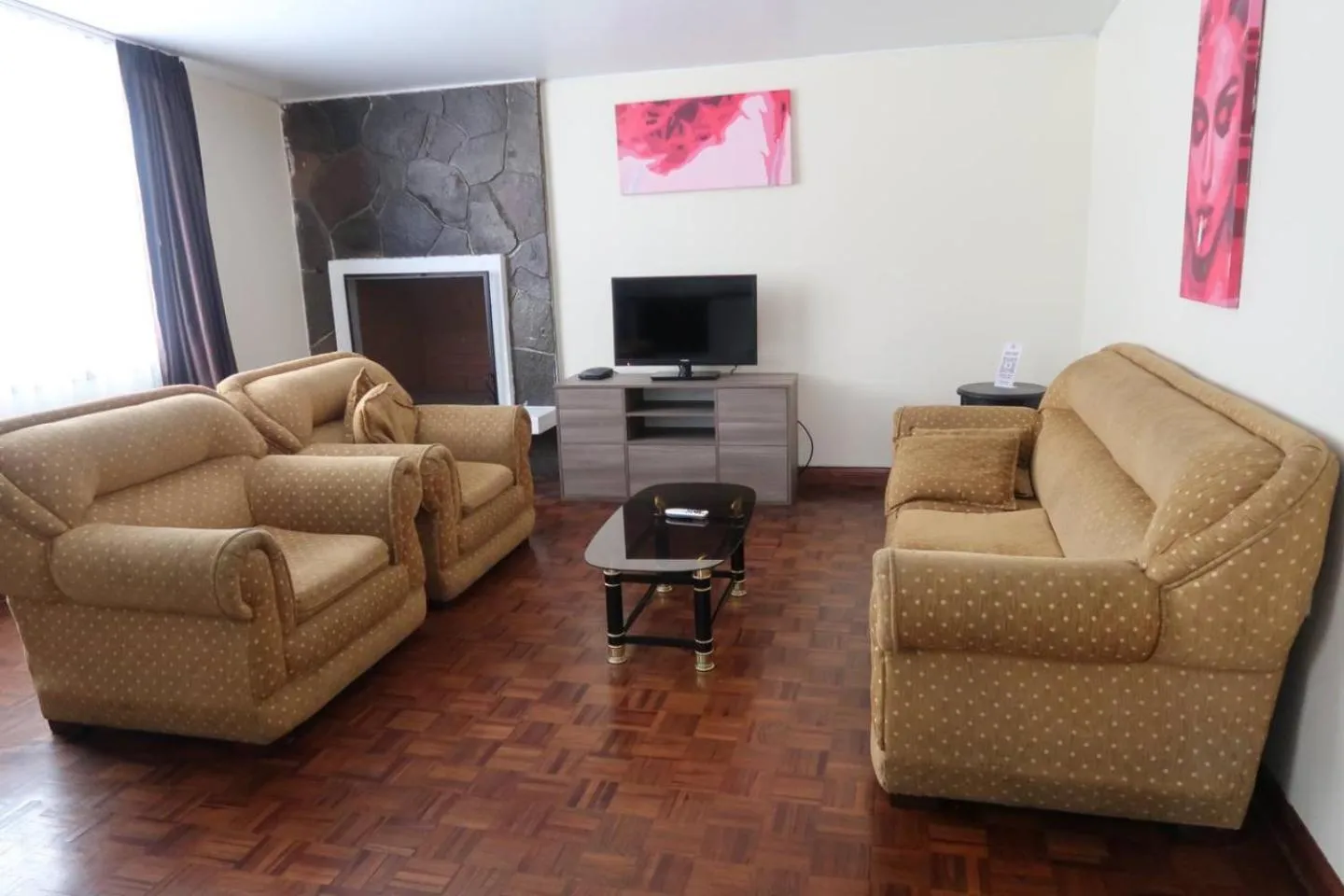 TV and multimedia in Embassy Quito