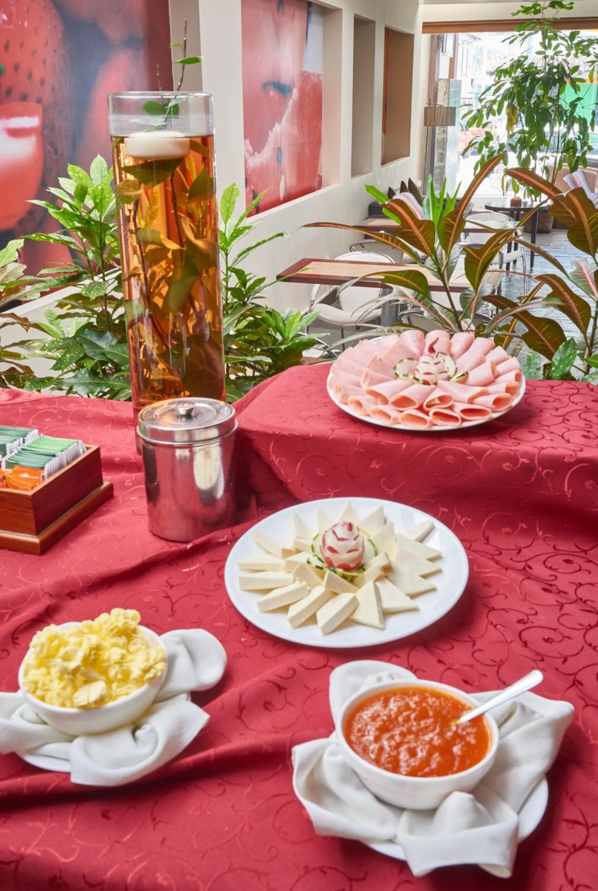 Restaurant/places to eat in Embassy Quito