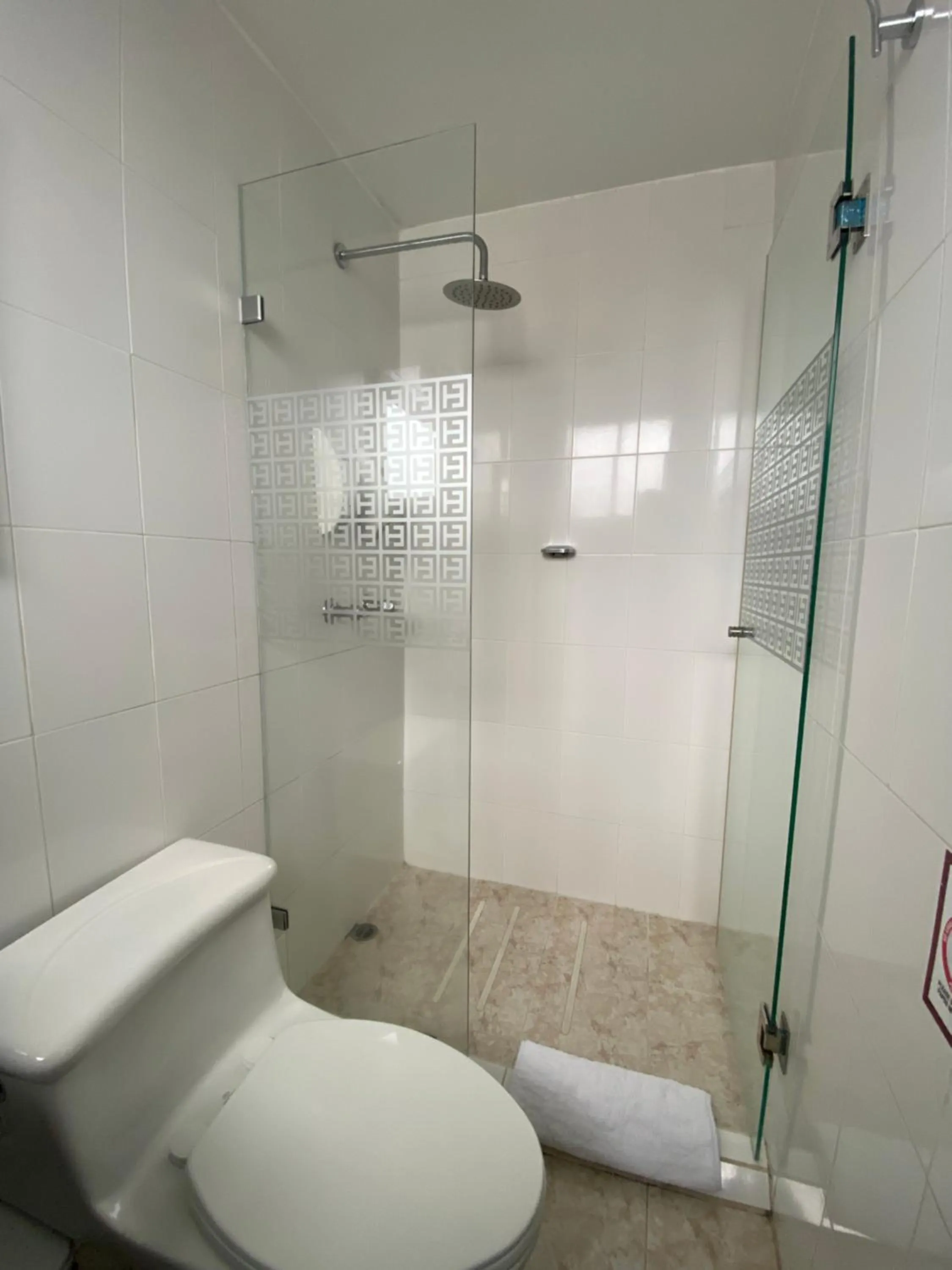 Shower in Embassy Quito