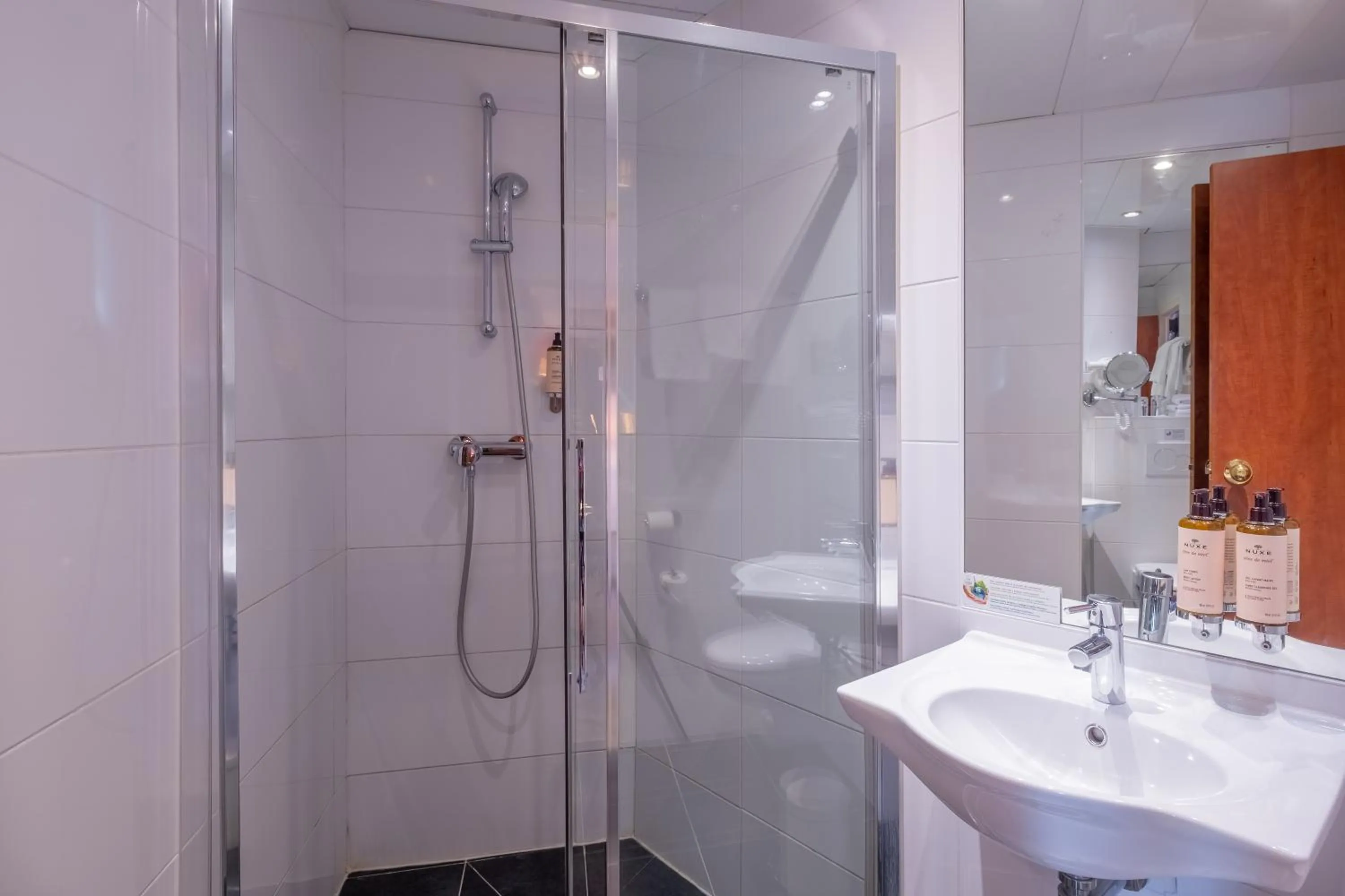 Bathroom in Hotel Trianon Rive Gauche