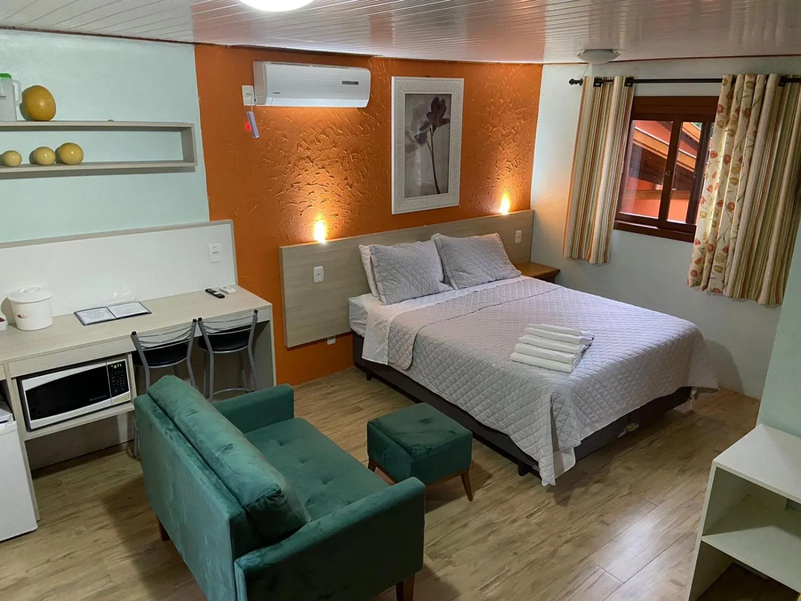 Photo of the whole room, Bed in Pousada Maibe Amanhecer na Serra