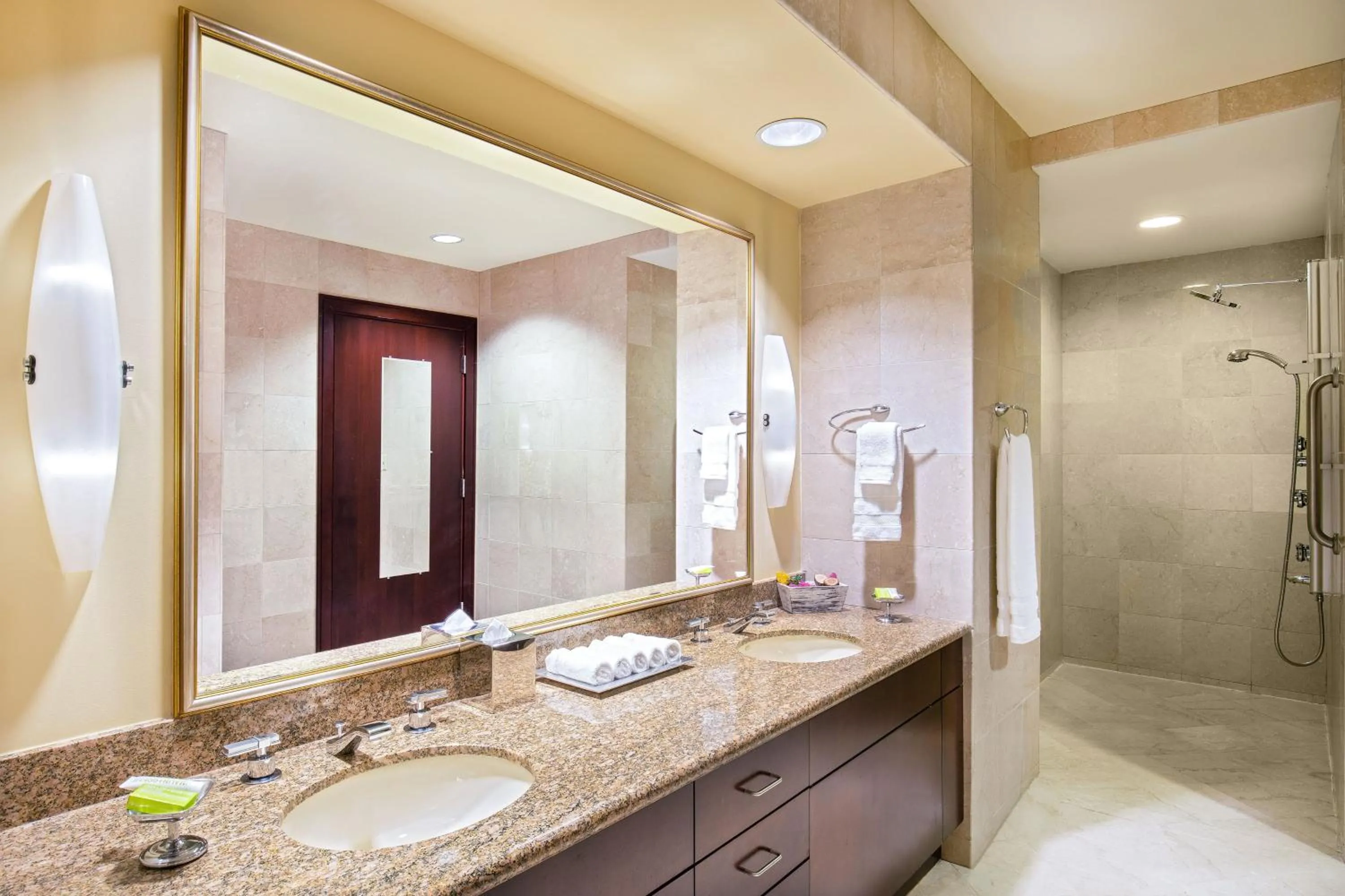 Bathroom in Le Meridien Boston Cambridge