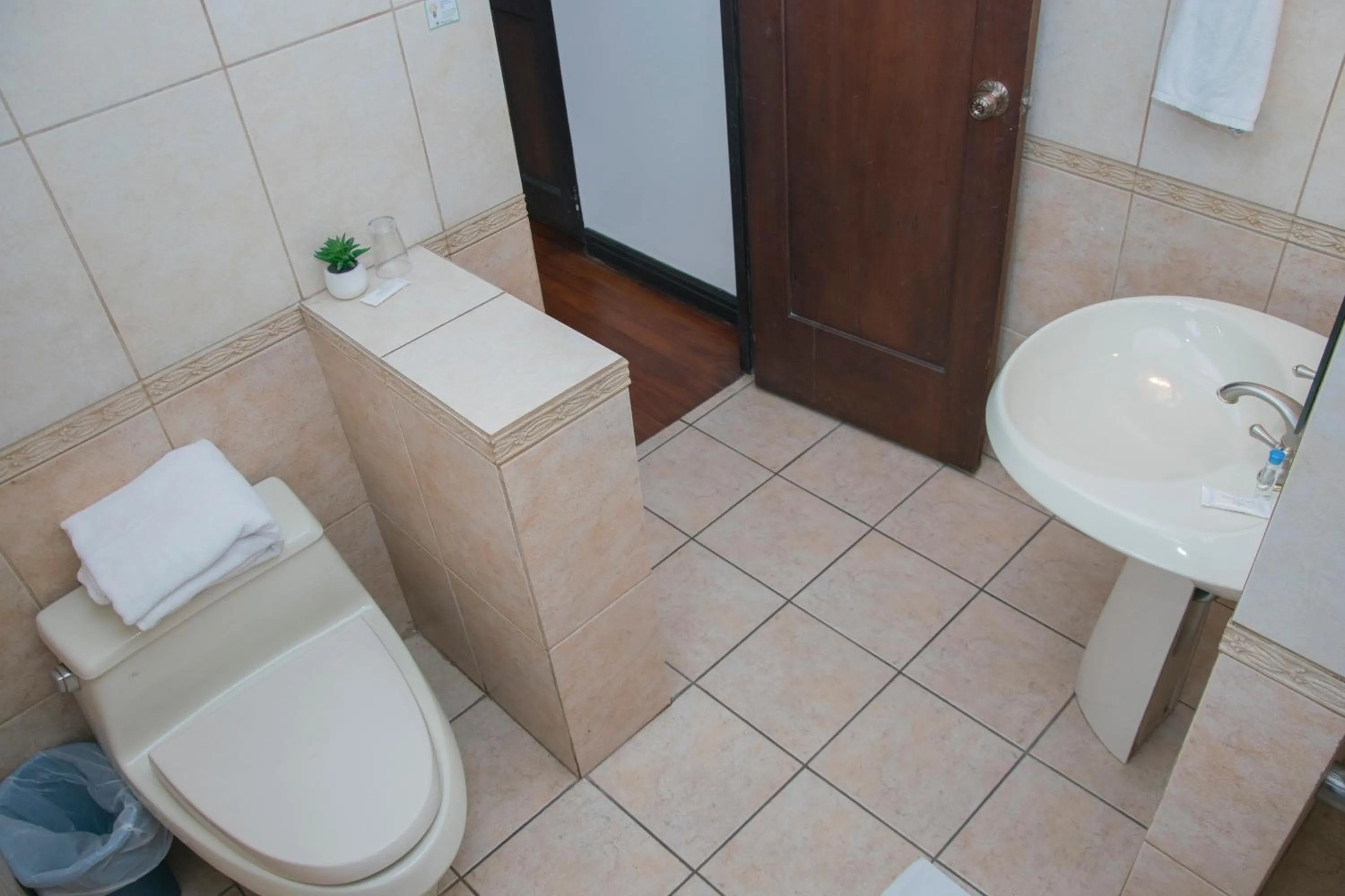 Bathroom in Hotel Colonial