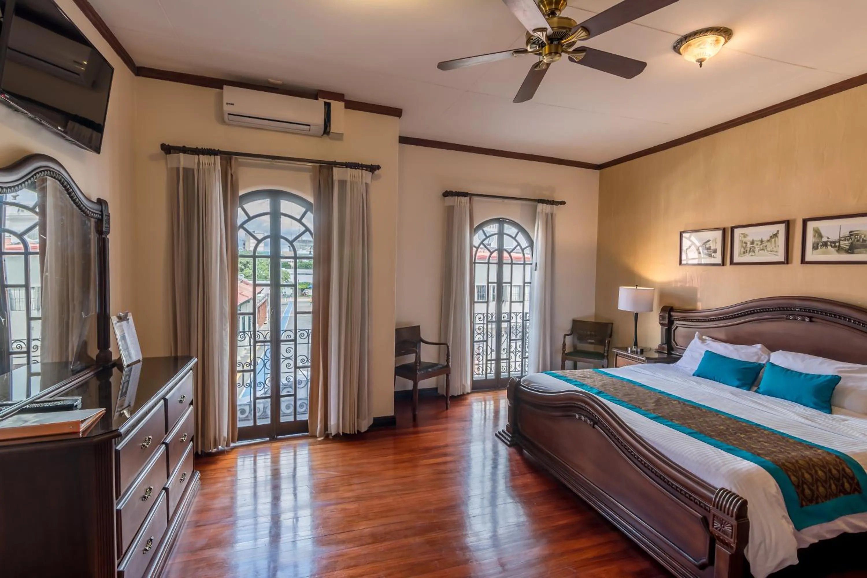 Bedroom, Bed in Hotel Colonial