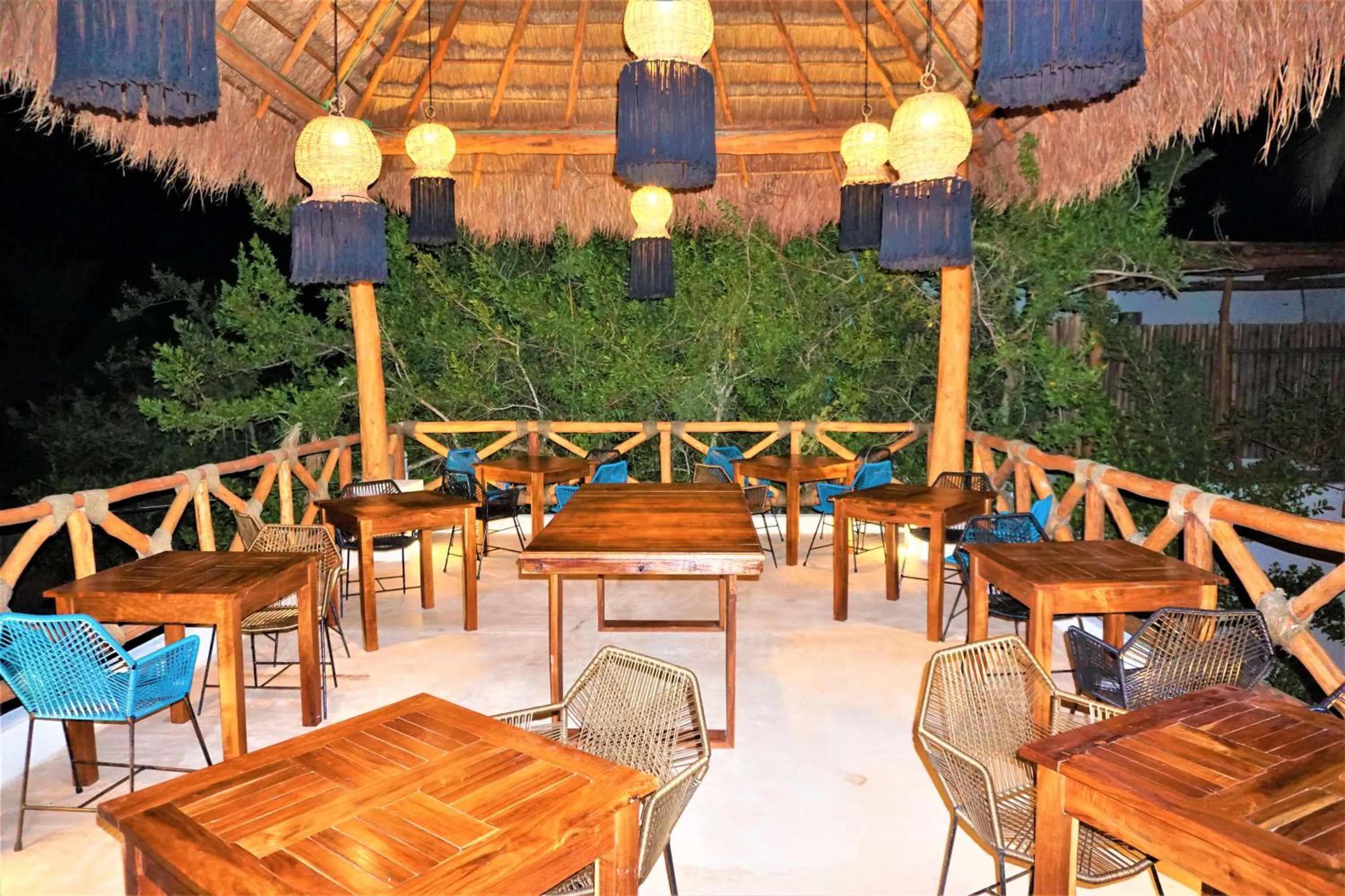 Restaurant/places to eat in Hotel Boutique La Puerta Azul Beachfront - Adults Only