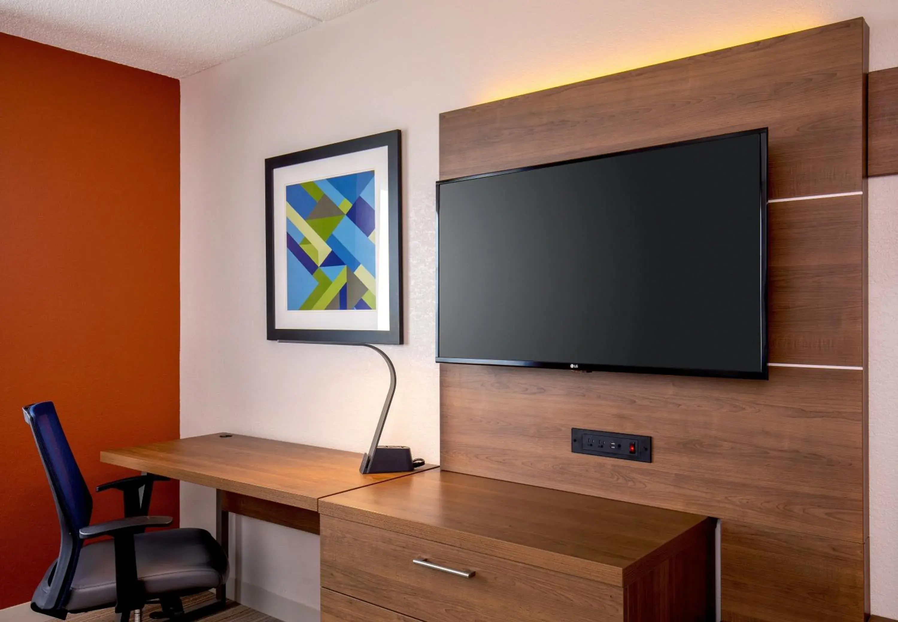 King Suite in Holiday Inn Express Chesapeake - Norfolk by IHG King Suite in Holiday Inn Express Chesapeake - Norfolk by IHG