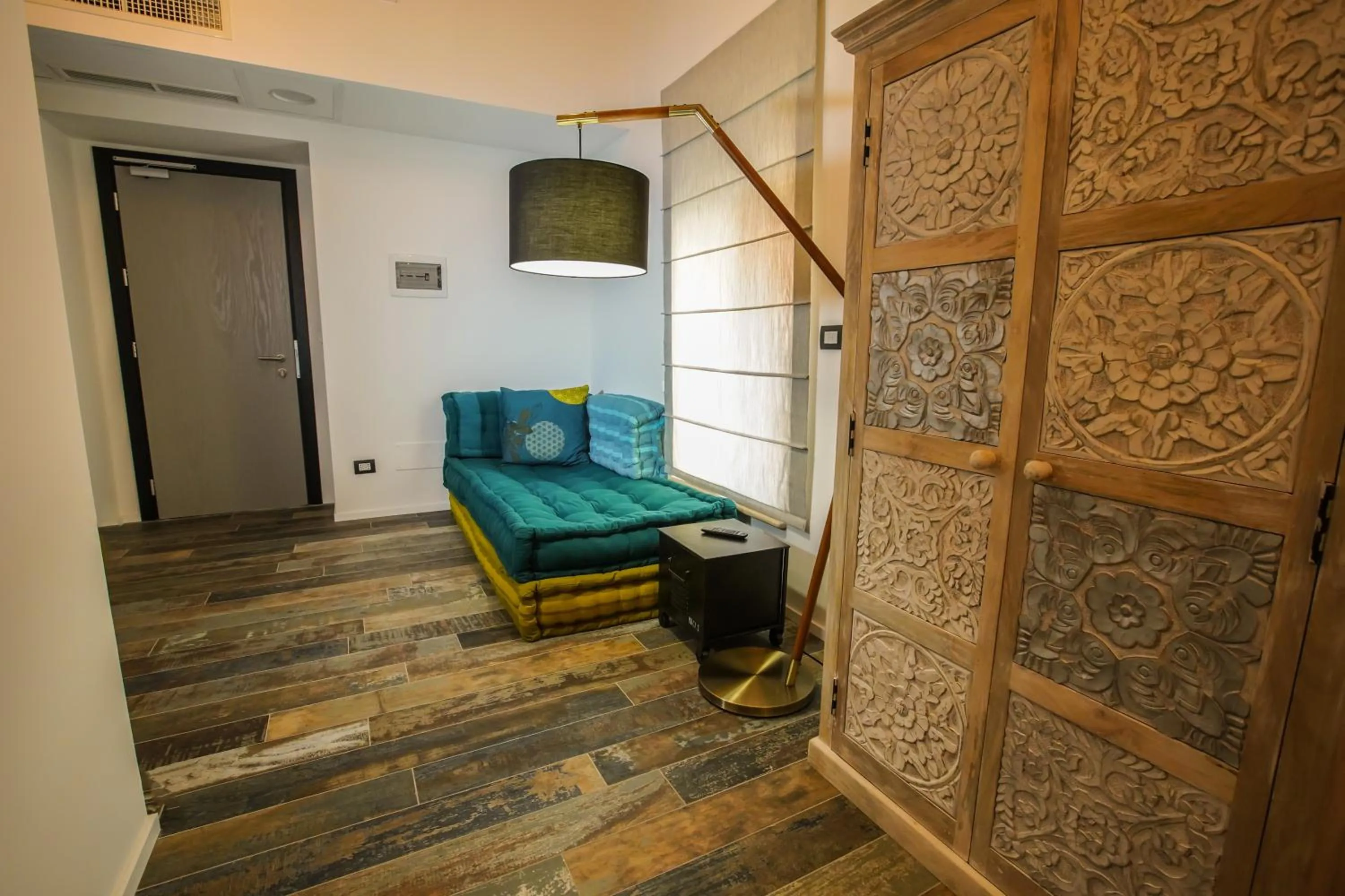 Bedroom in Rosso Cortese