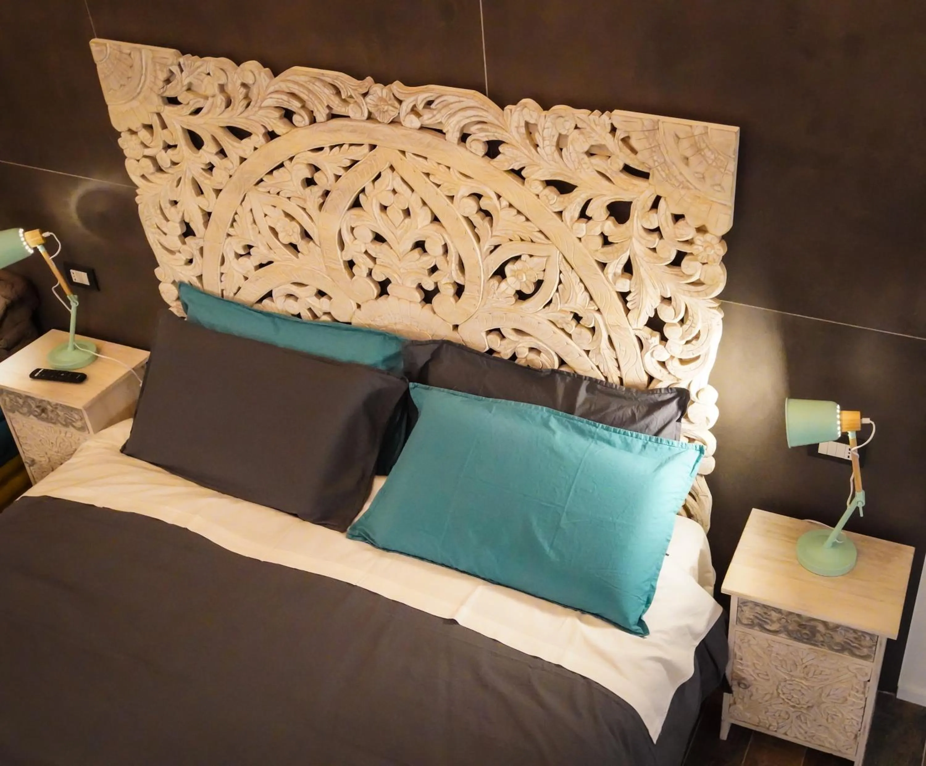 Bedroom, Bed in Rosso Cortese