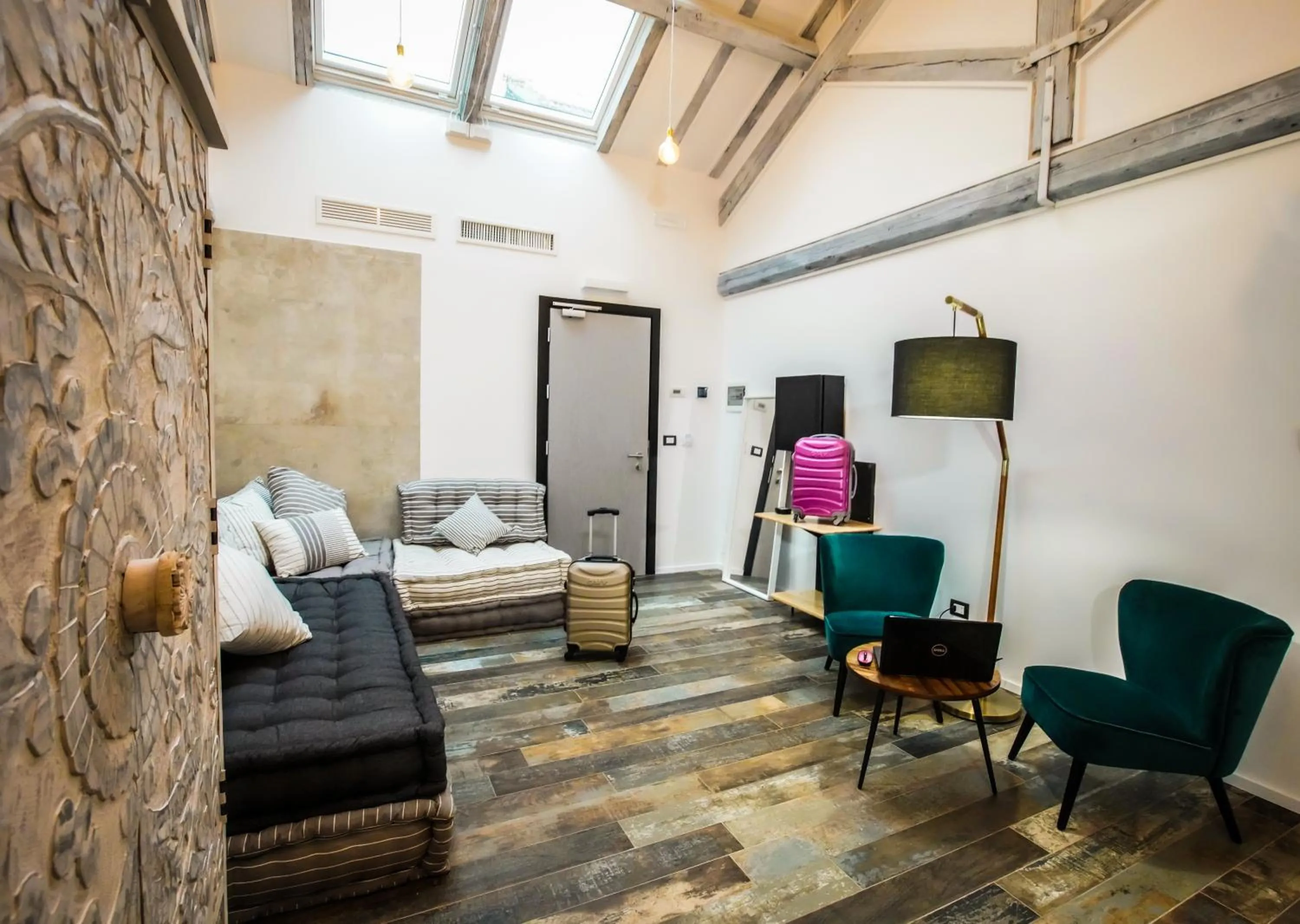 Bedroom in Rosso Cortese