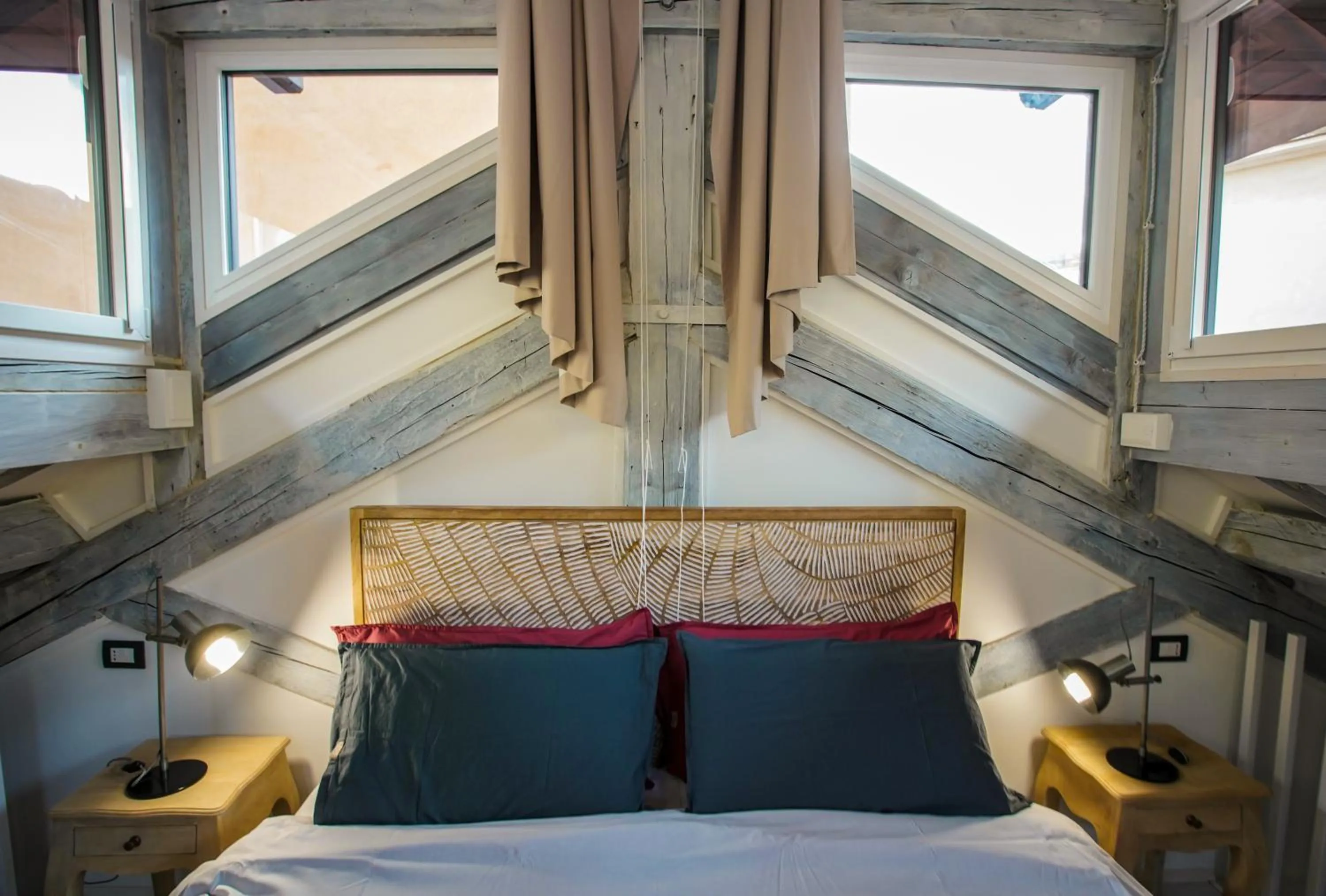 Bedroom, Bed in Rosso Cortese