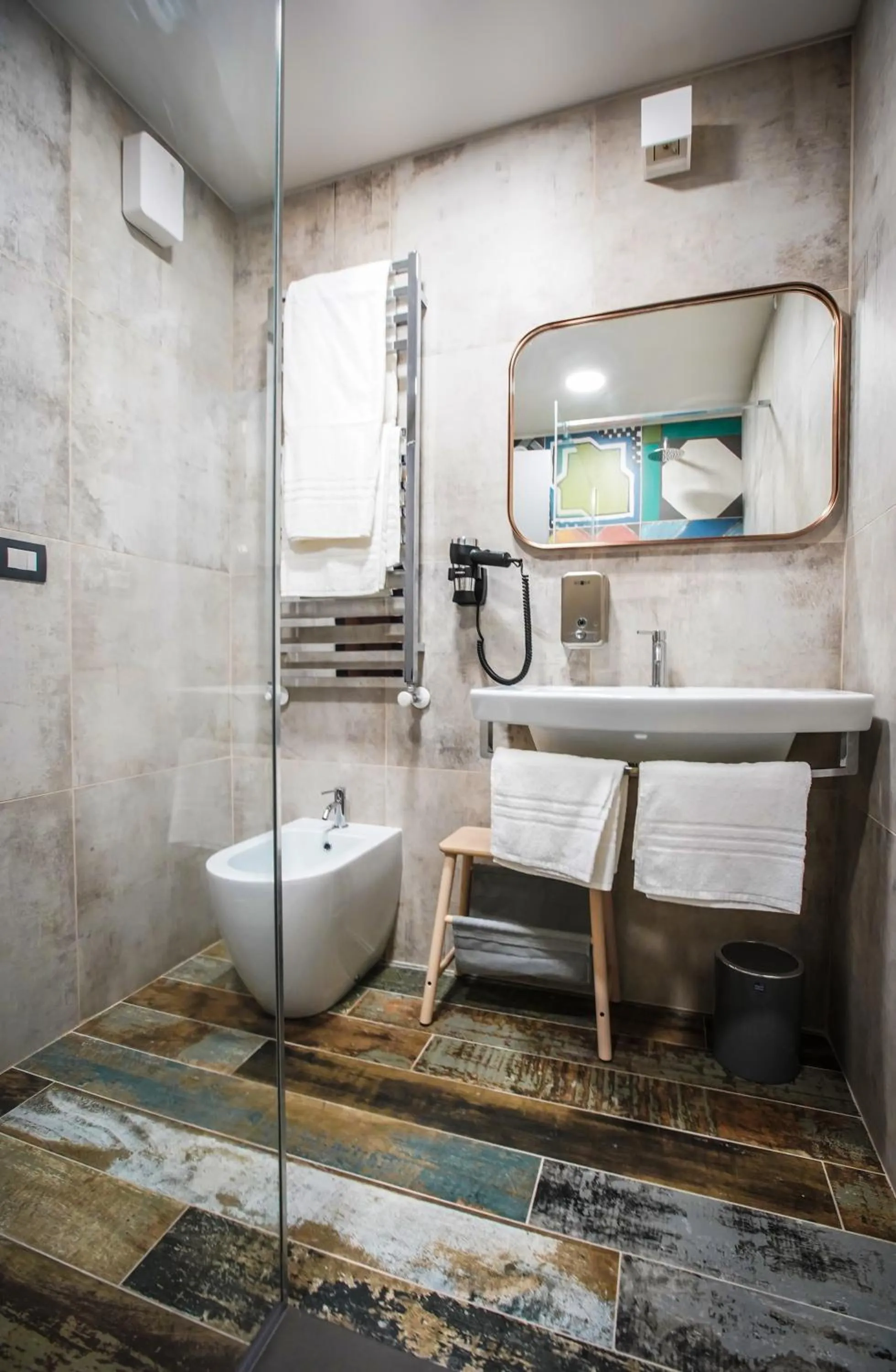 Bathroom in Rosso Cortese